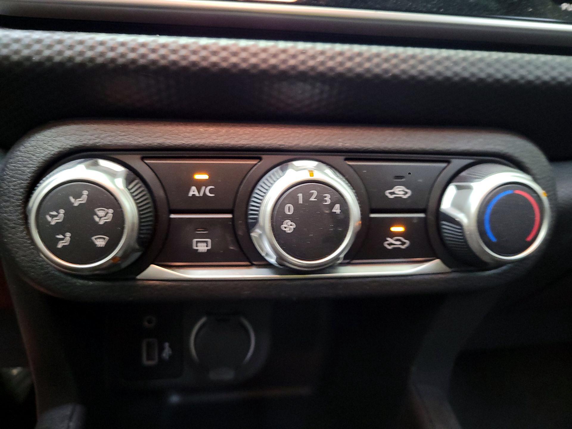 Thumbnail: 2021 Nissan Kicks - 16