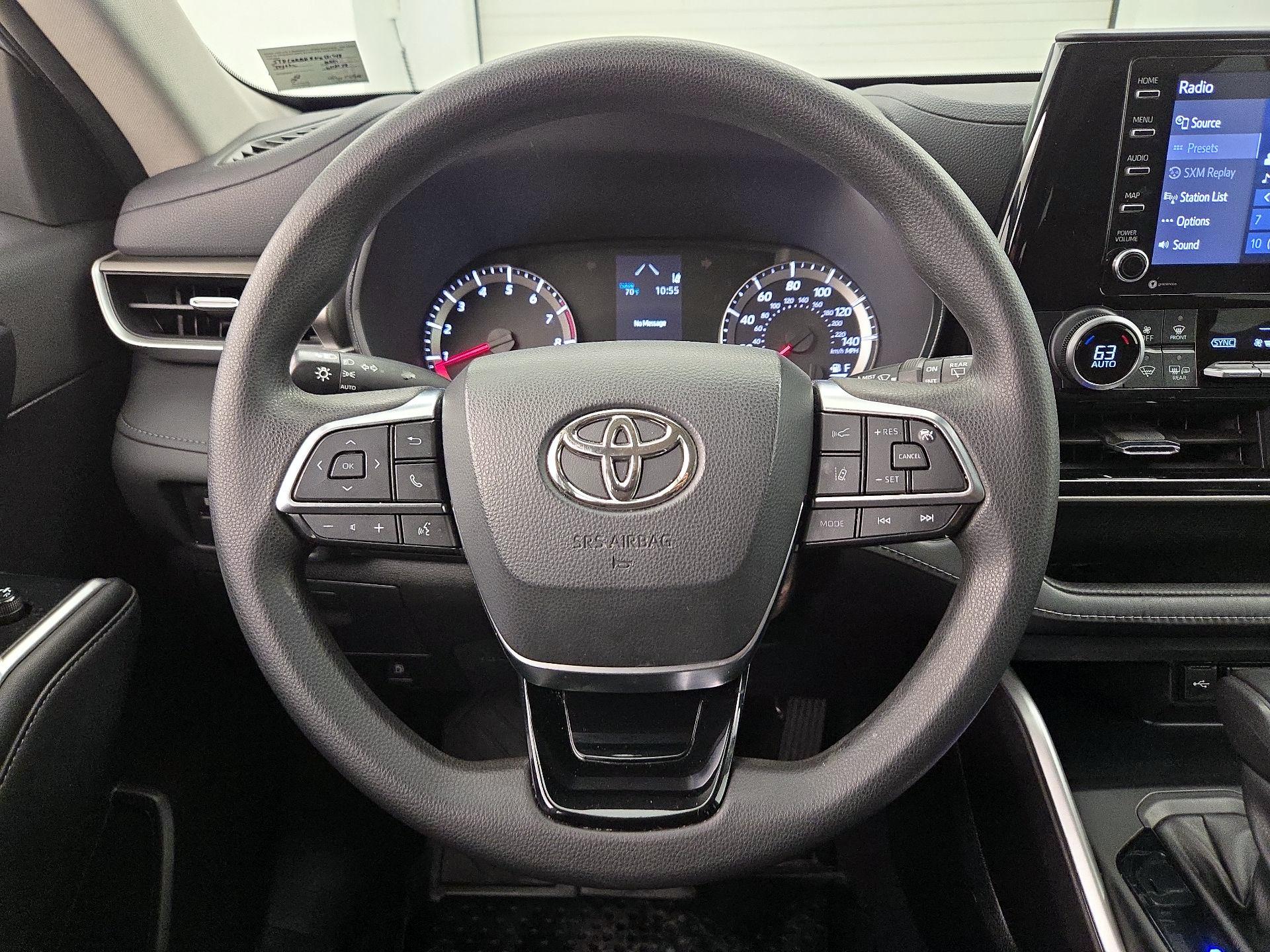 Thumbnail: 2021 Toyota Highlander - 10