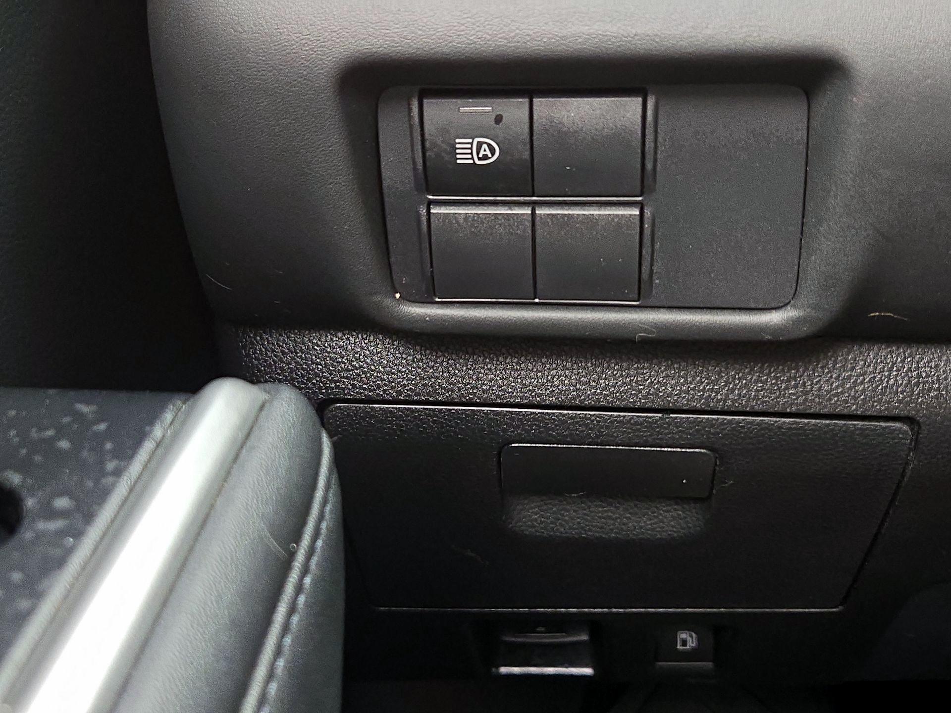 Thumbnail: 2021 Toyota Highlander - 13