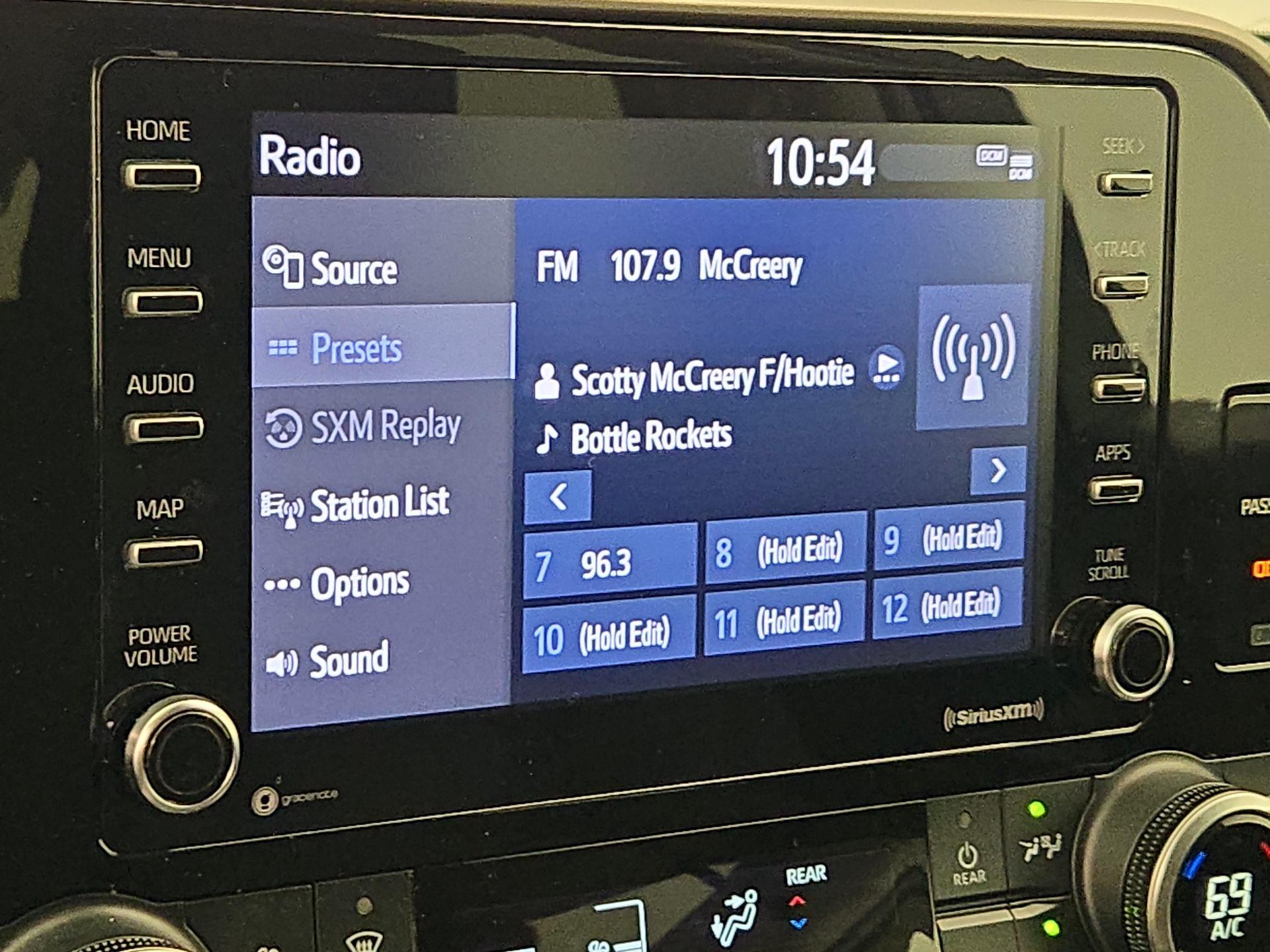 Thumbnail: 2021 Toyota Highlander - 16