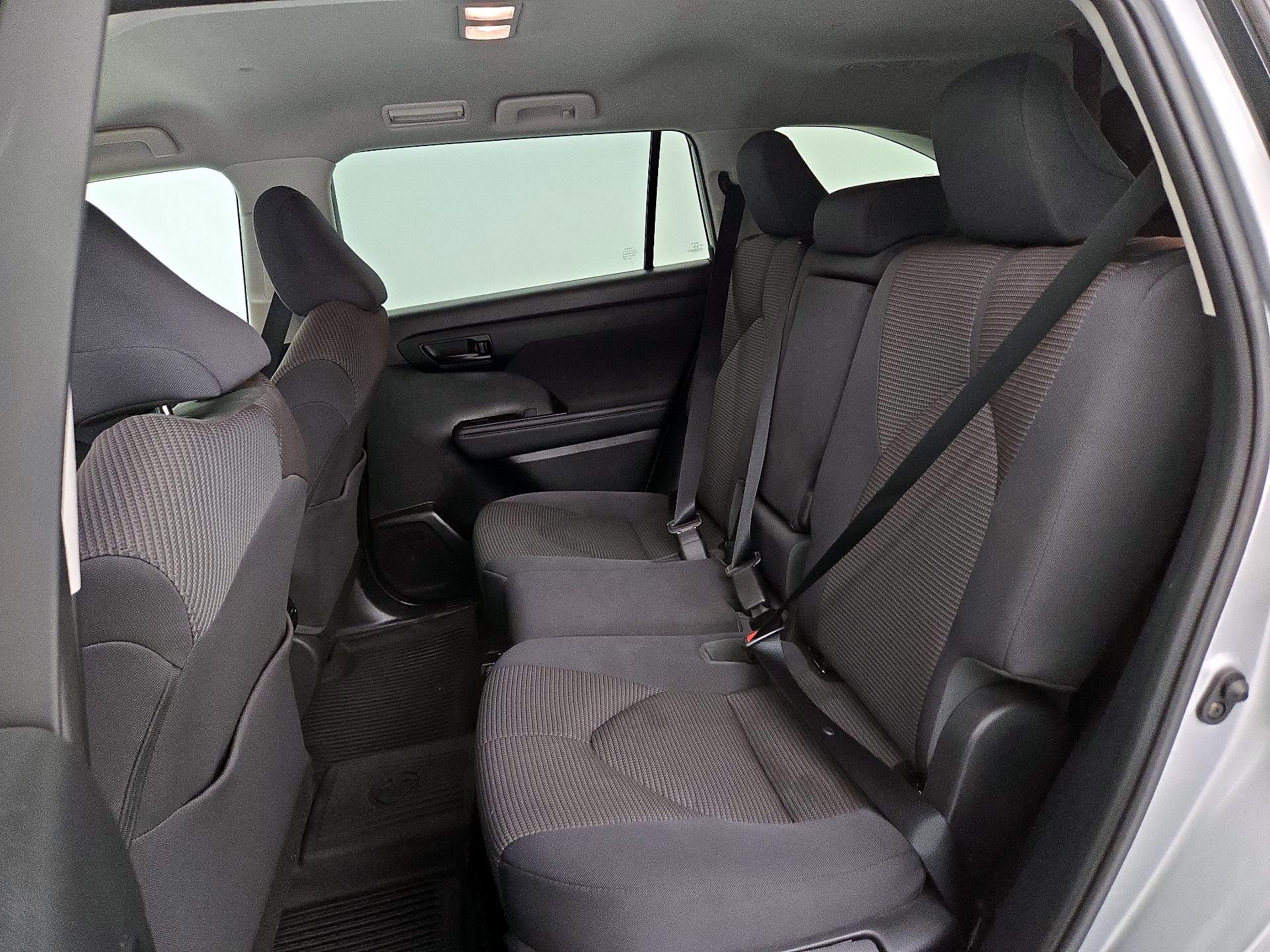 Thumbnail: 2021 Toyota Highlander - 20