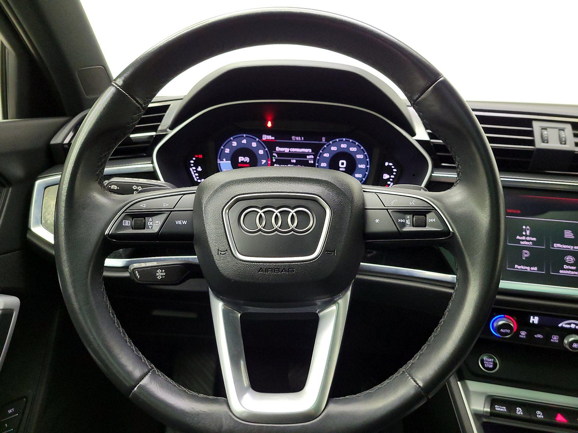 Thumbnail: 2023 Audi Q3 - 10