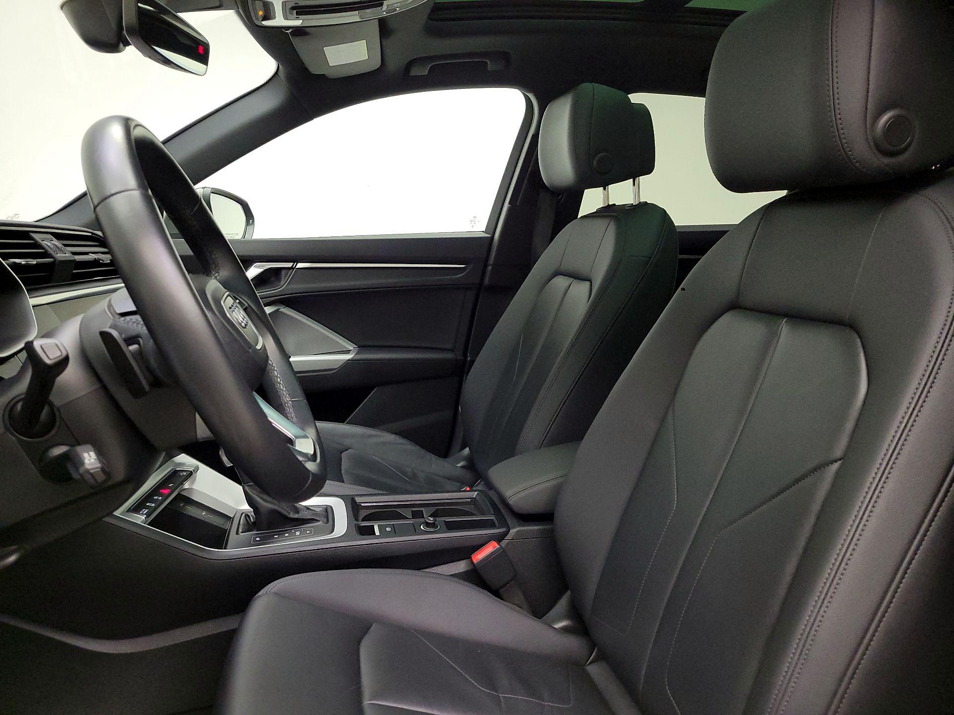 Thumbnail: 2023 Audi Q3 - 11