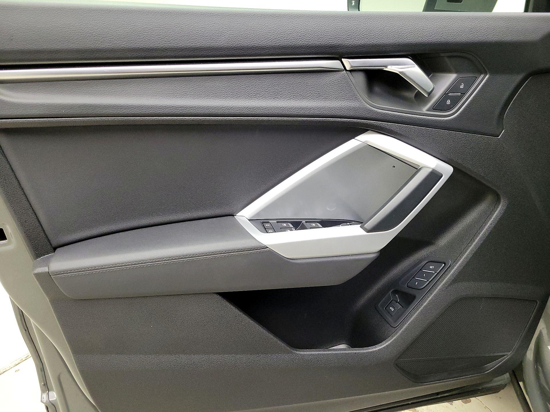 Thumbnail: 2023 Audi Q3 - 12