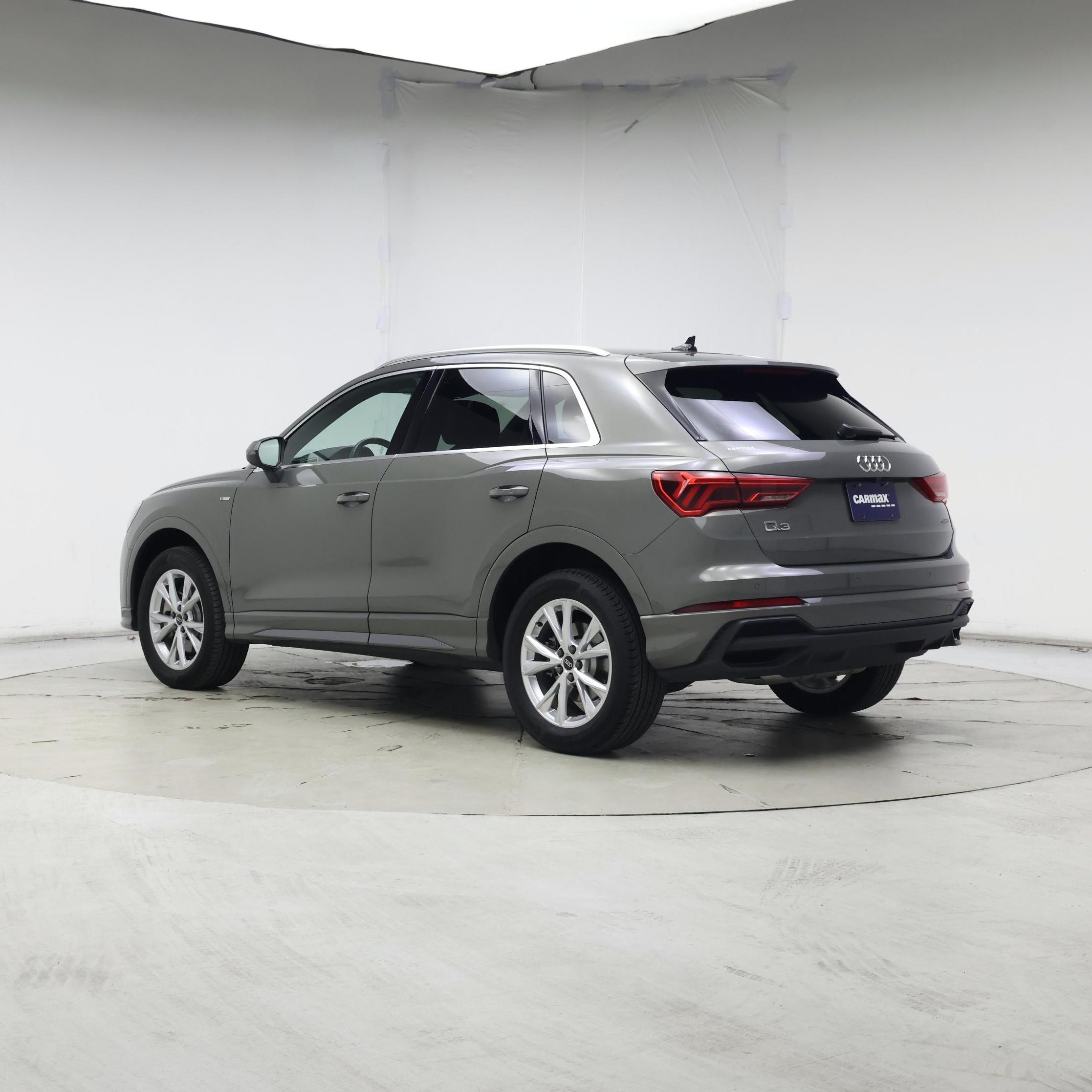 Thumbnail: 2023 Audi Q3 - 2