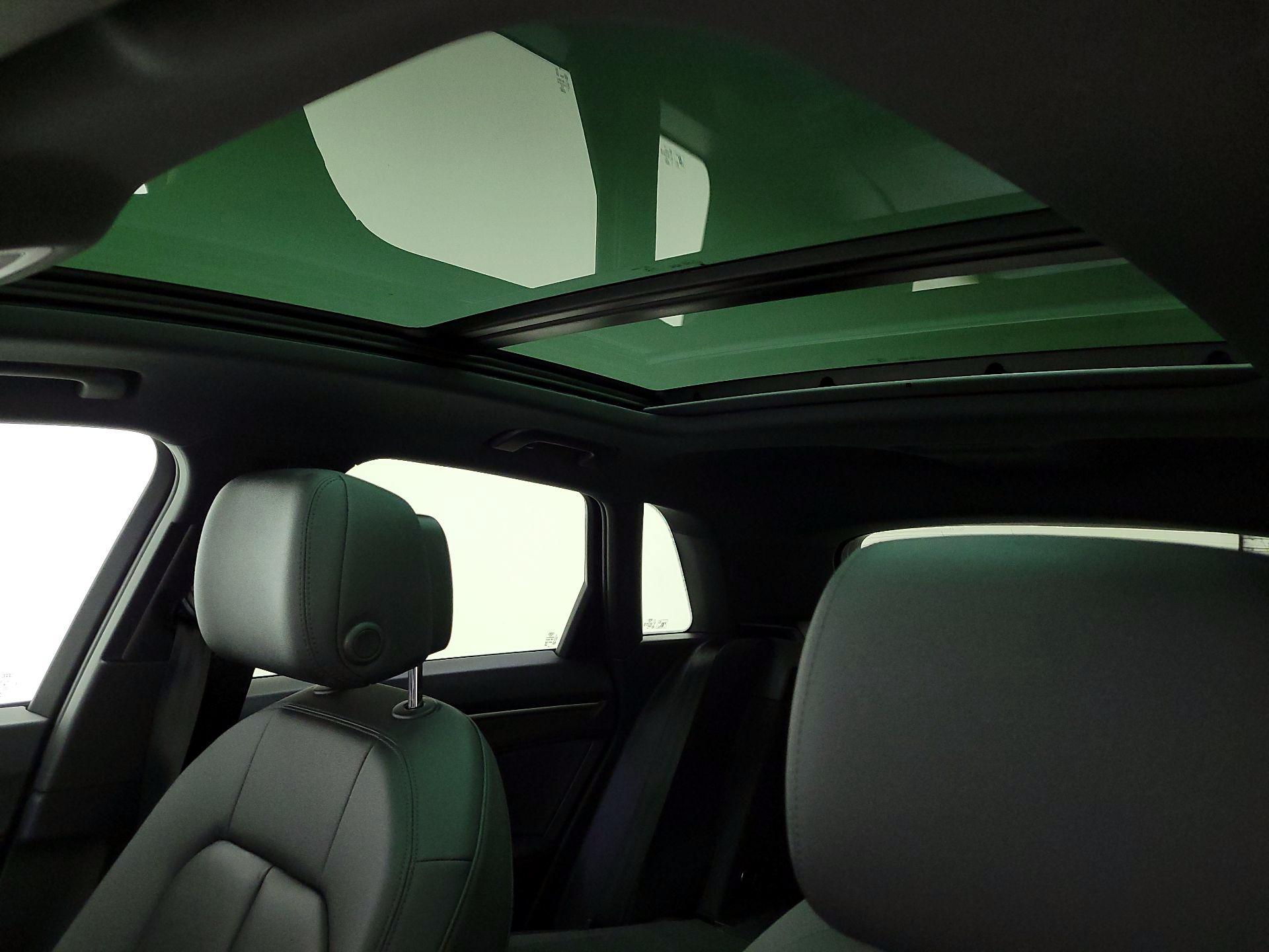 Thumbnail: 2023 Audi Q3 - 19