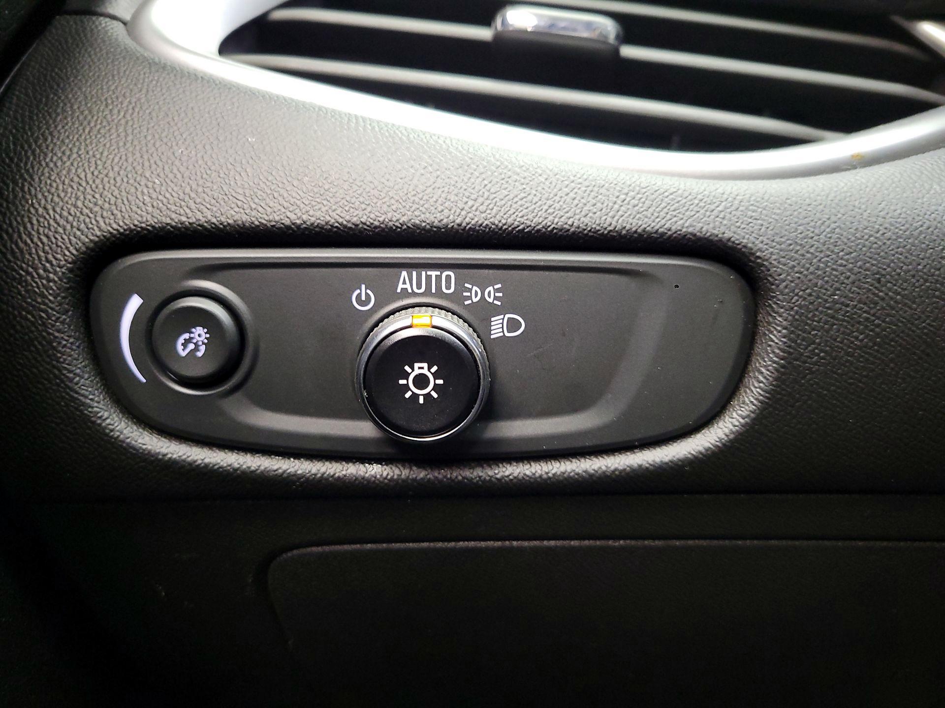 Thumbnail: 2023 Chevrolet Malibu - 13