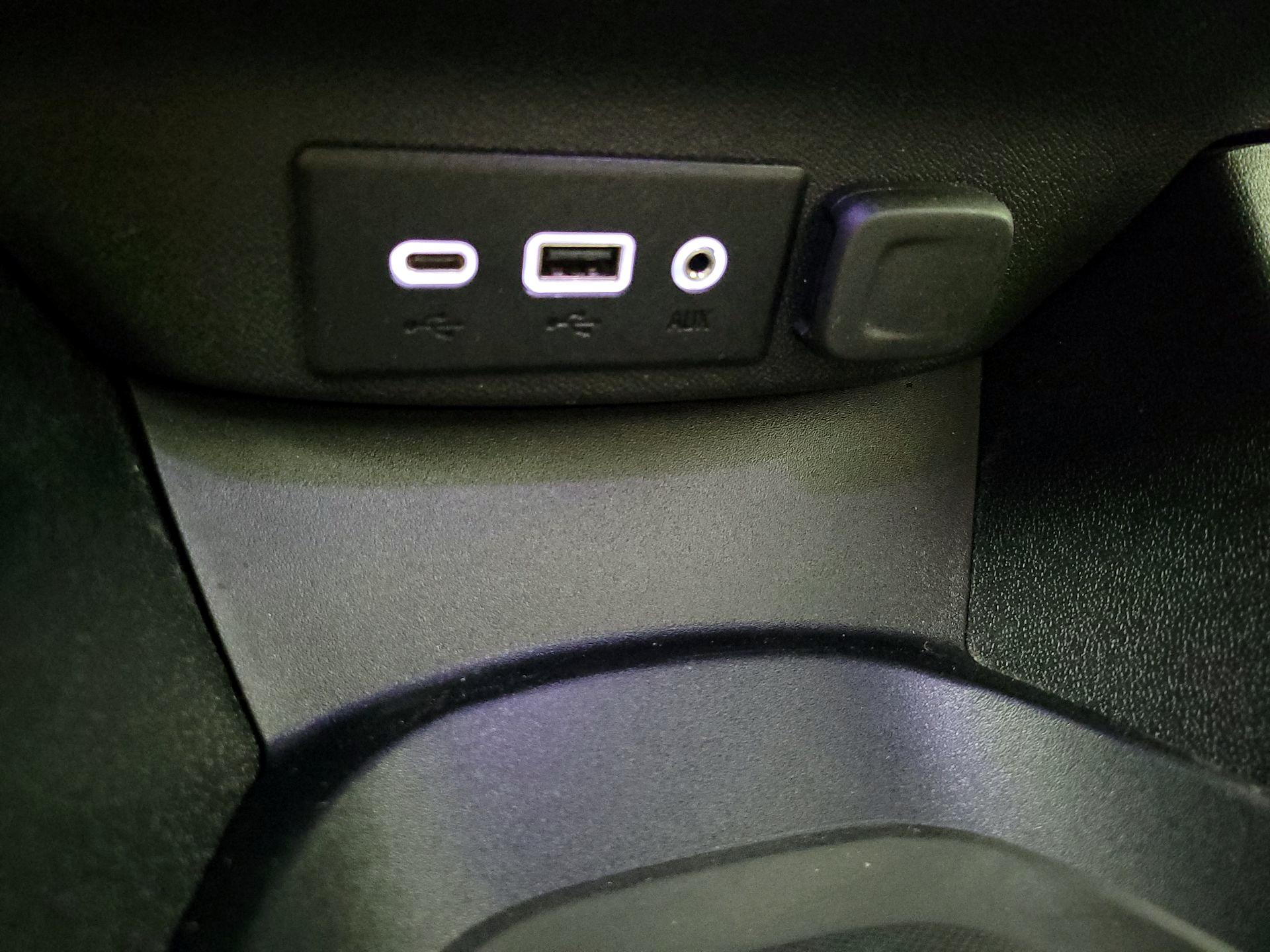 Thumbnail: 2023 Chevrolet Malibu - 19