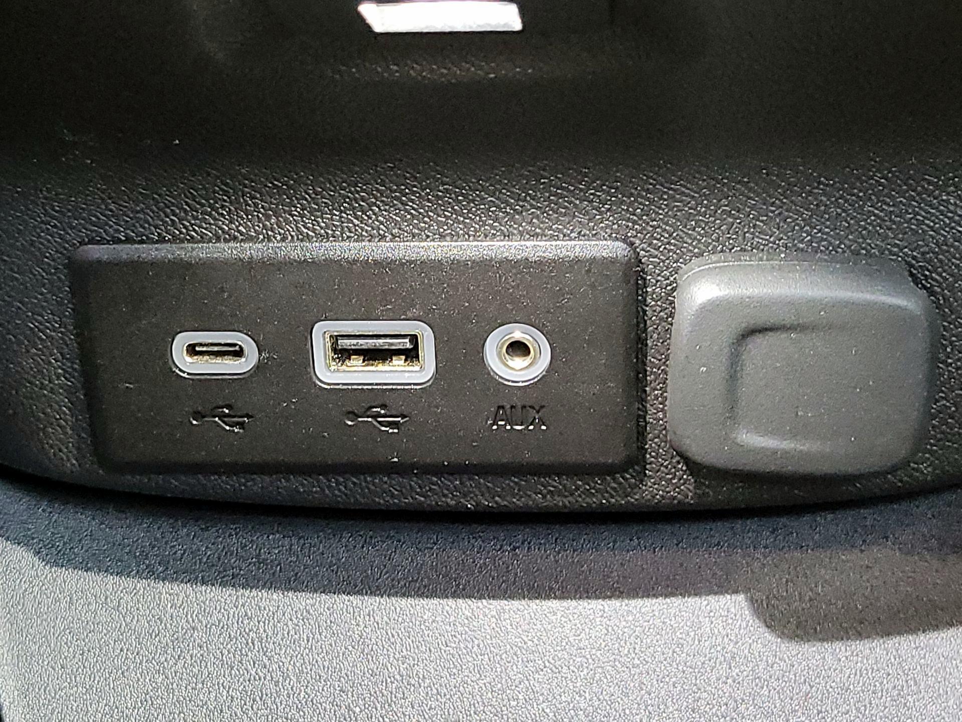 Thumbnail: 2023 Chevrolet Malibu - 18