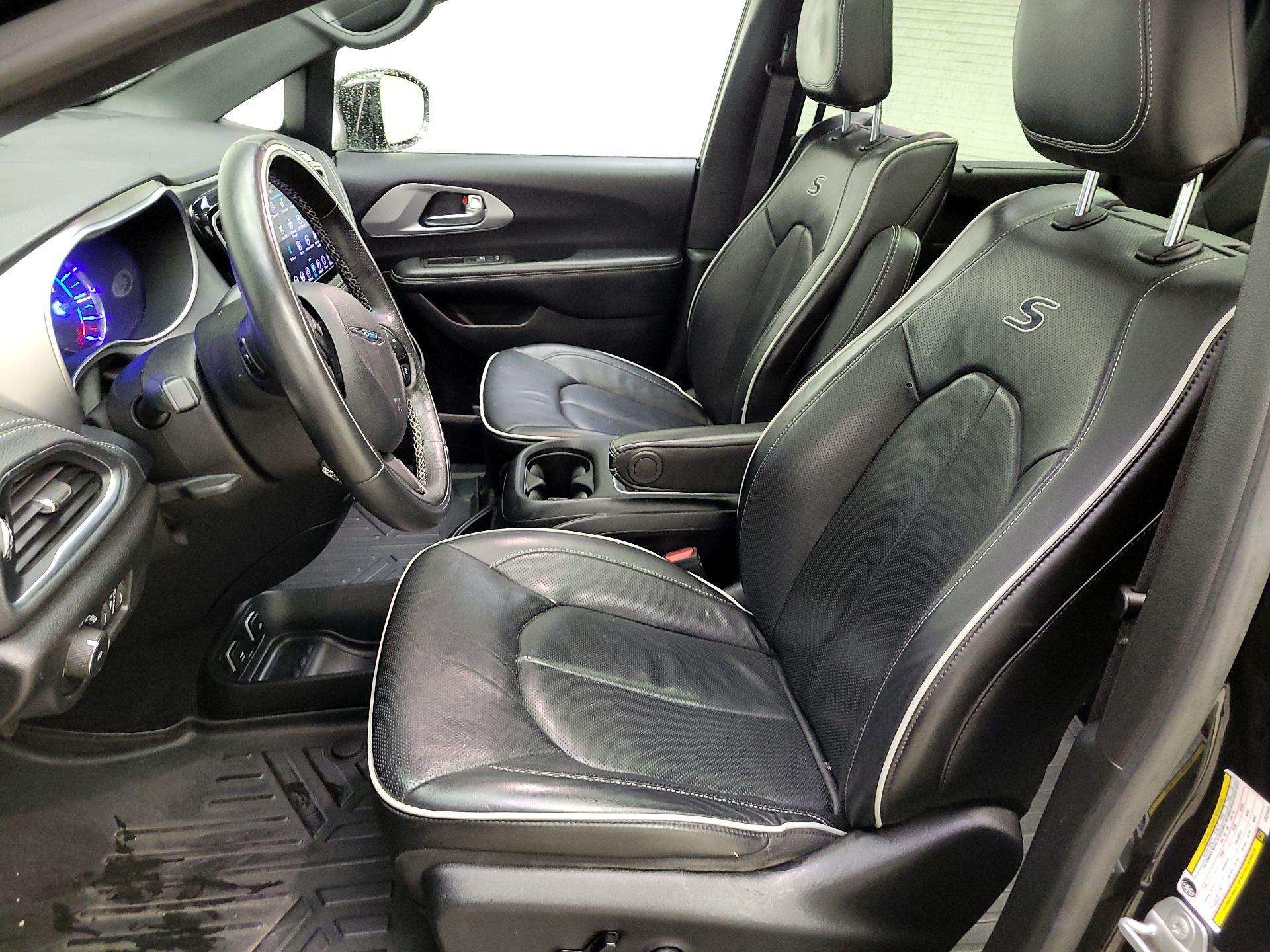 Thumbnail: 2020 Chrysler Pacifica - 11