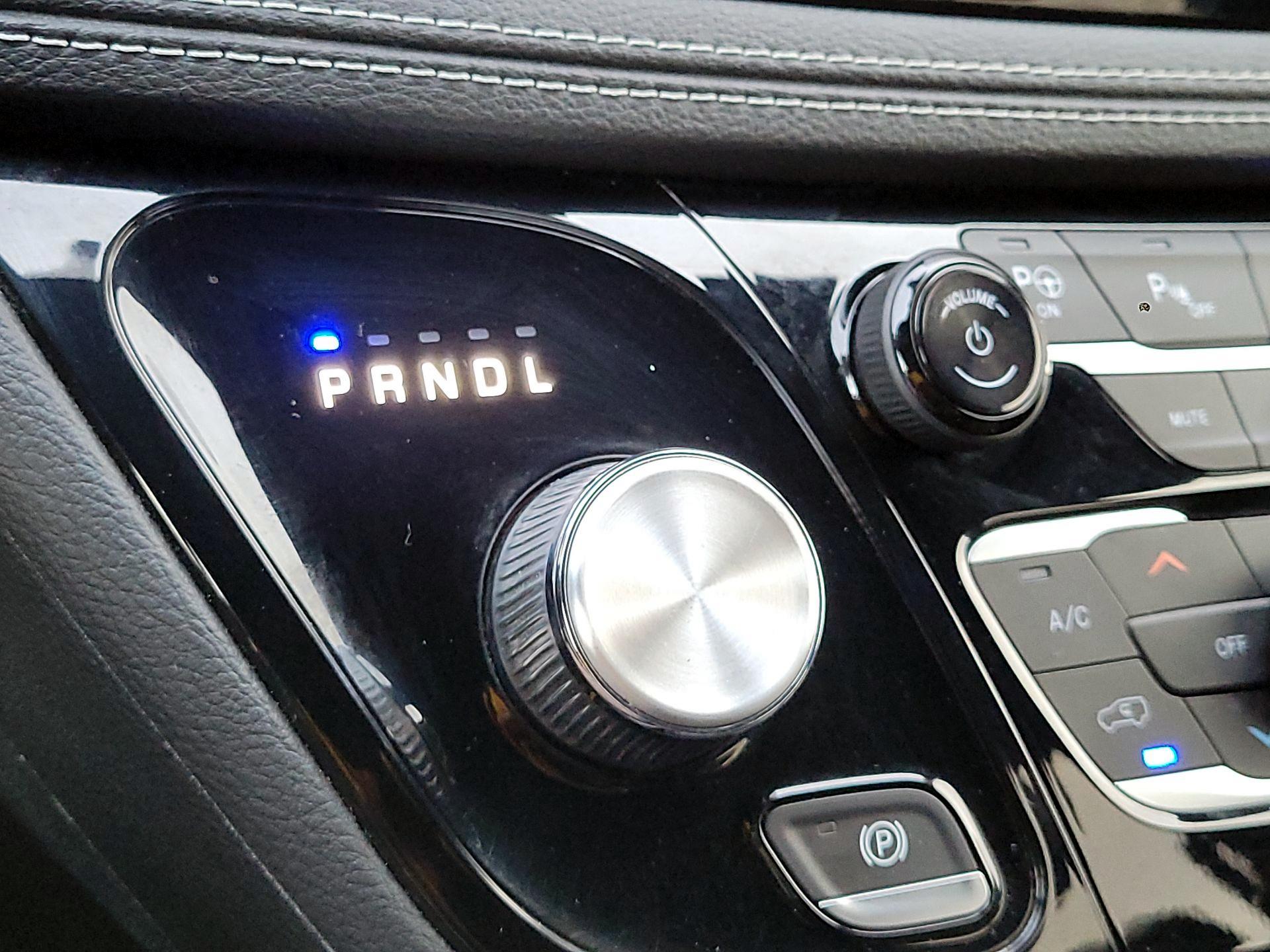 Thumbnail: 2020 Chrysler Pacifica - 17