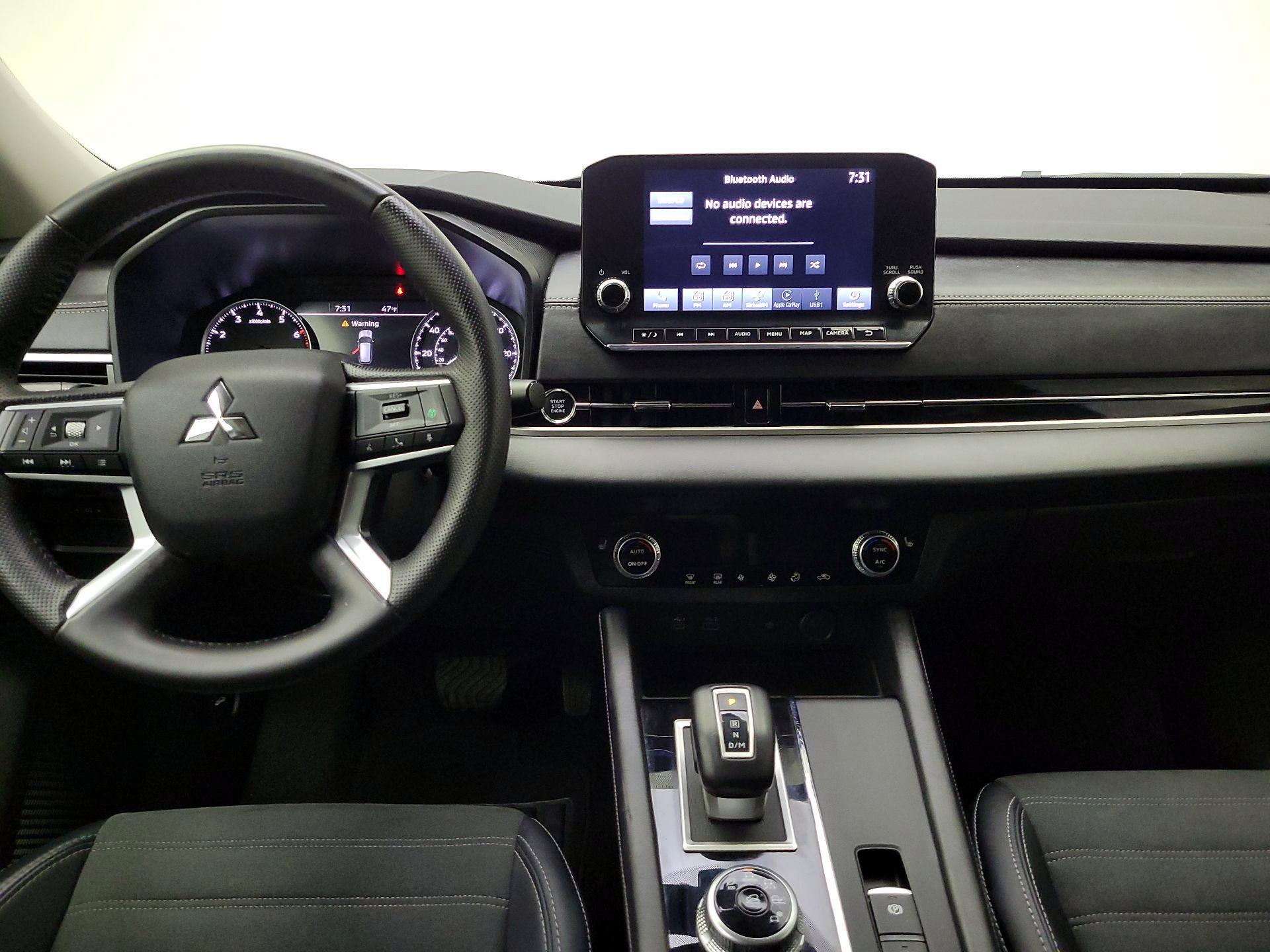 Thumbnail: 2024 Mitsubishi Outlander - 9