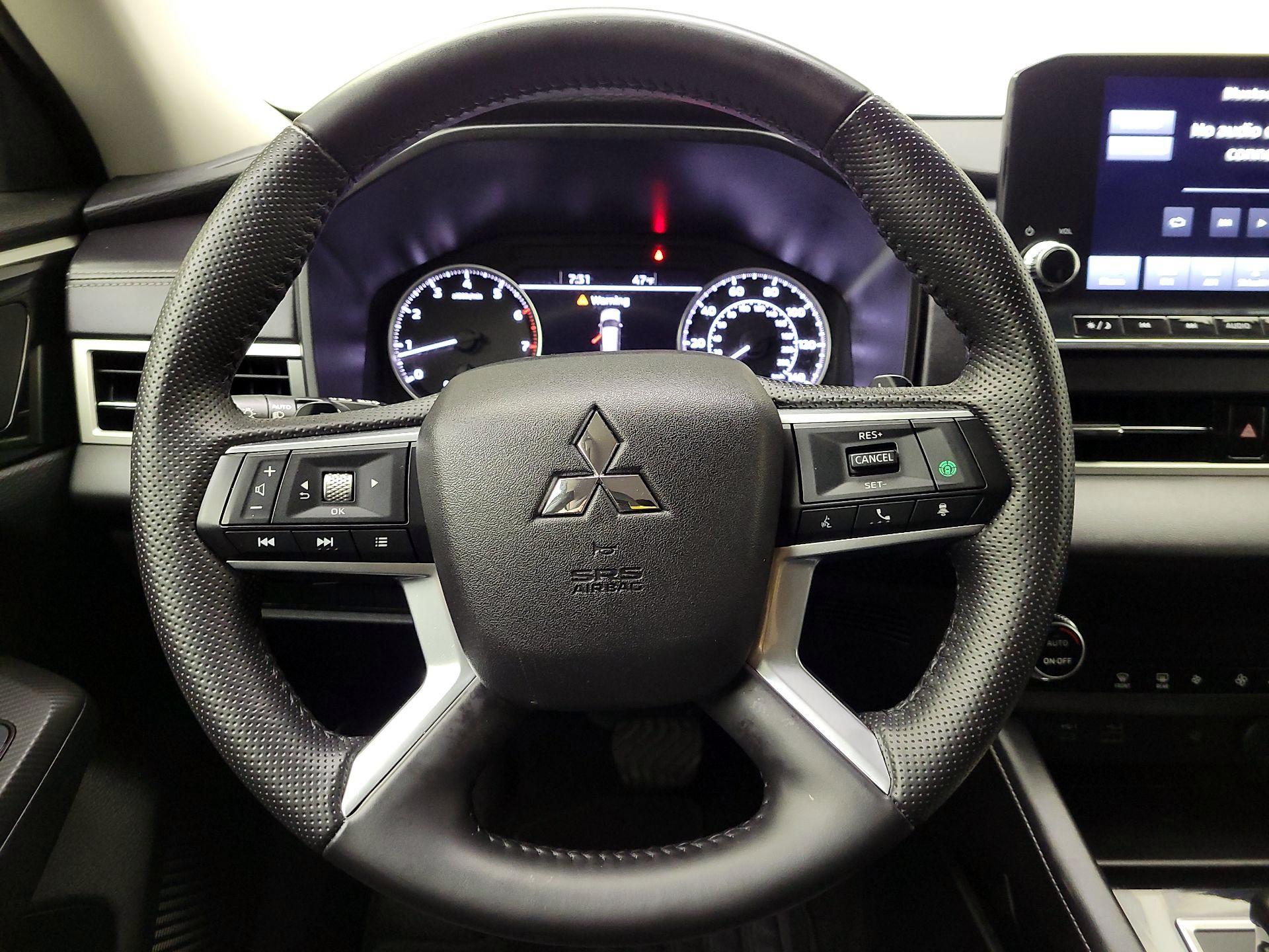 Thumbnail: 2024 Mitsubishi Outlander - 10