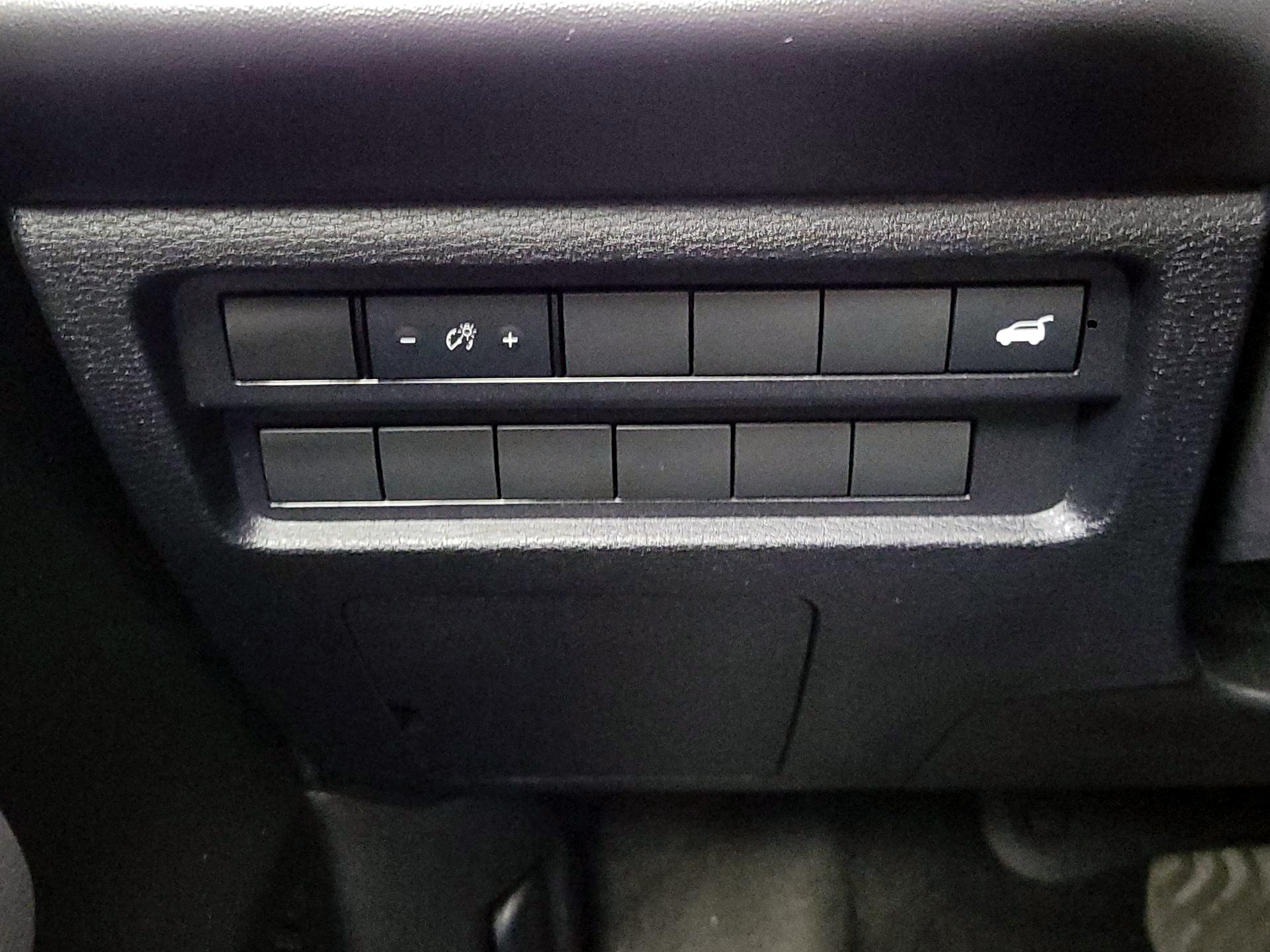 Thumbnail: 2024 Mitsubishi Outlander - 13