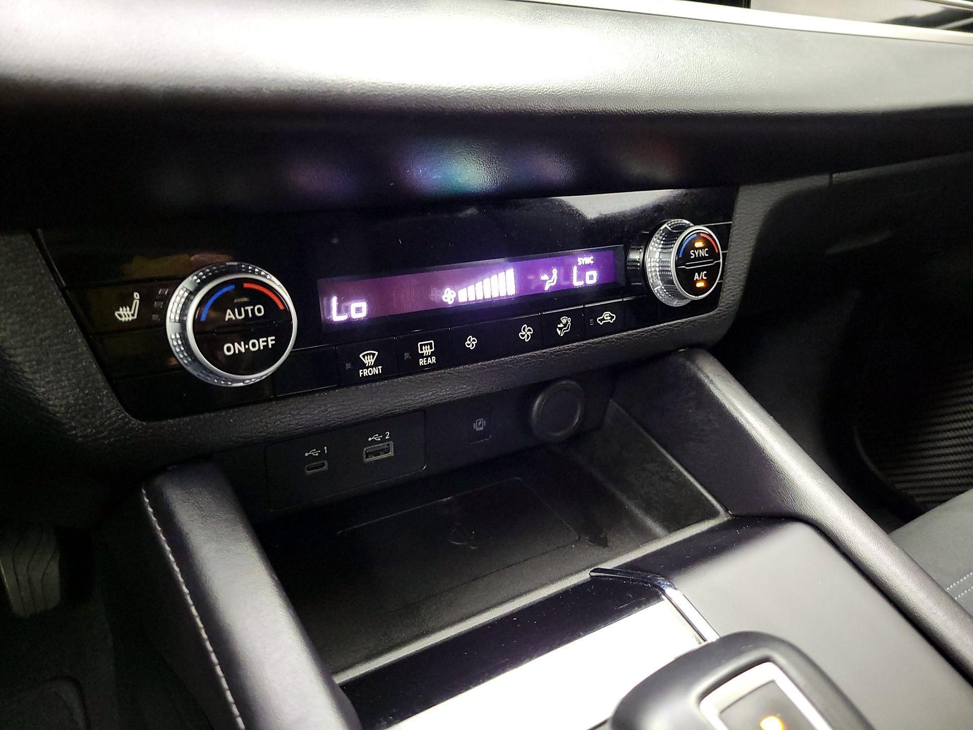 Thumbnail: 2024 Mitsubishi Outlander - 17