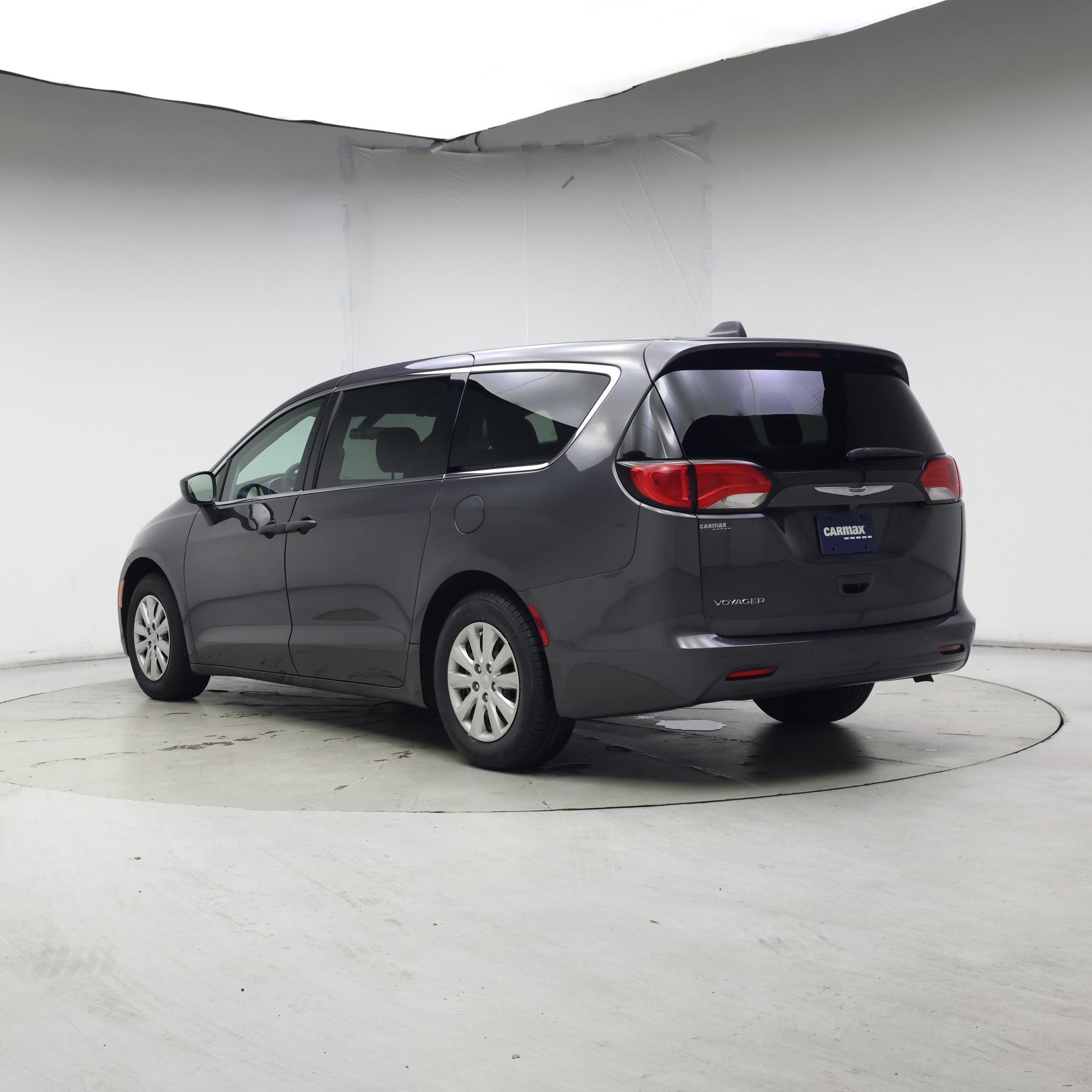 Thumbnail: 2020 Chrysler Voyager - 2