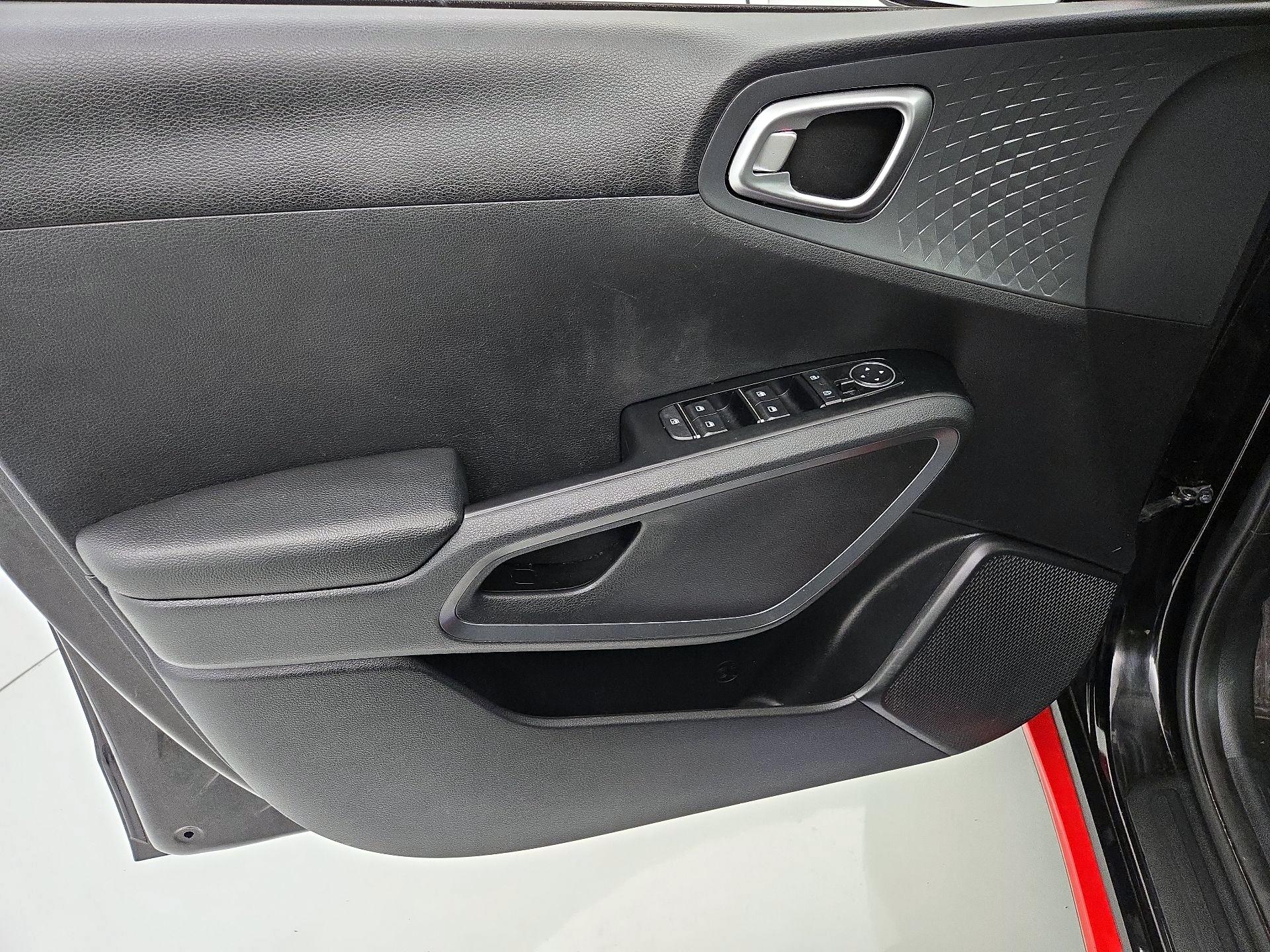 Thumbnail: 2020 Kia Soul - 12