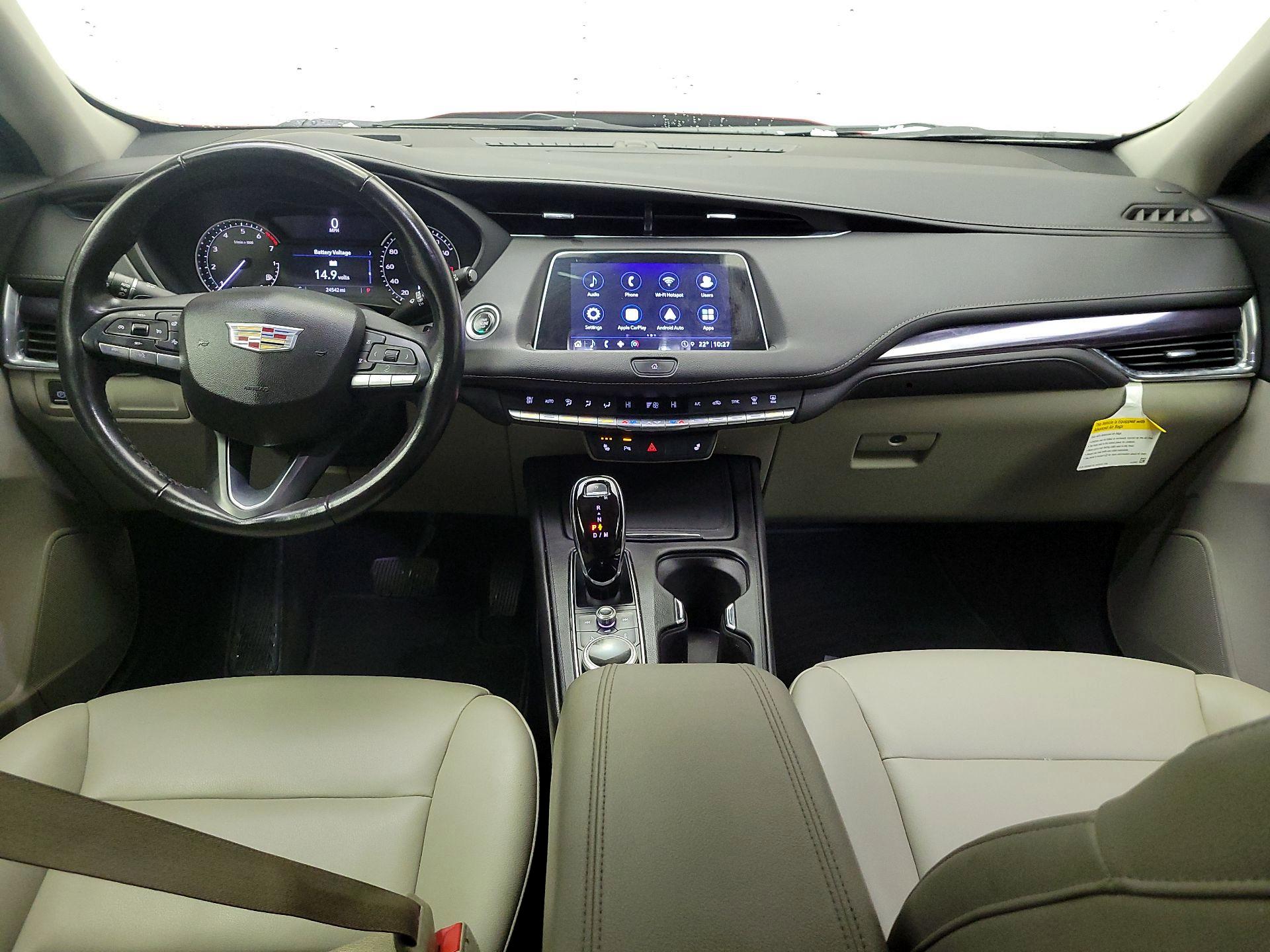 Thumbnail: 2023 Cadillac XT4 - 9