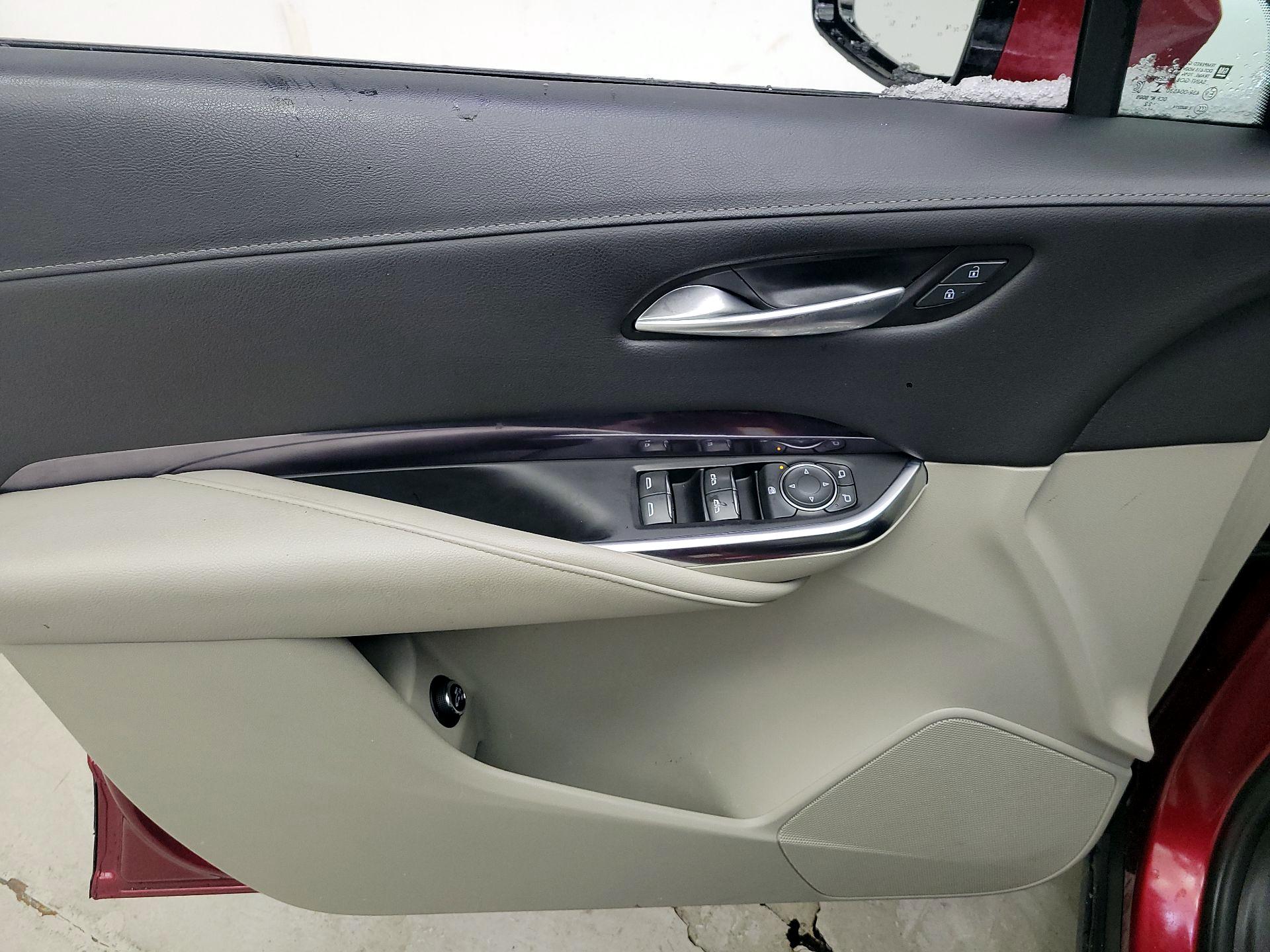 Thumbnail: 2023 Cadillac XT4 - 12