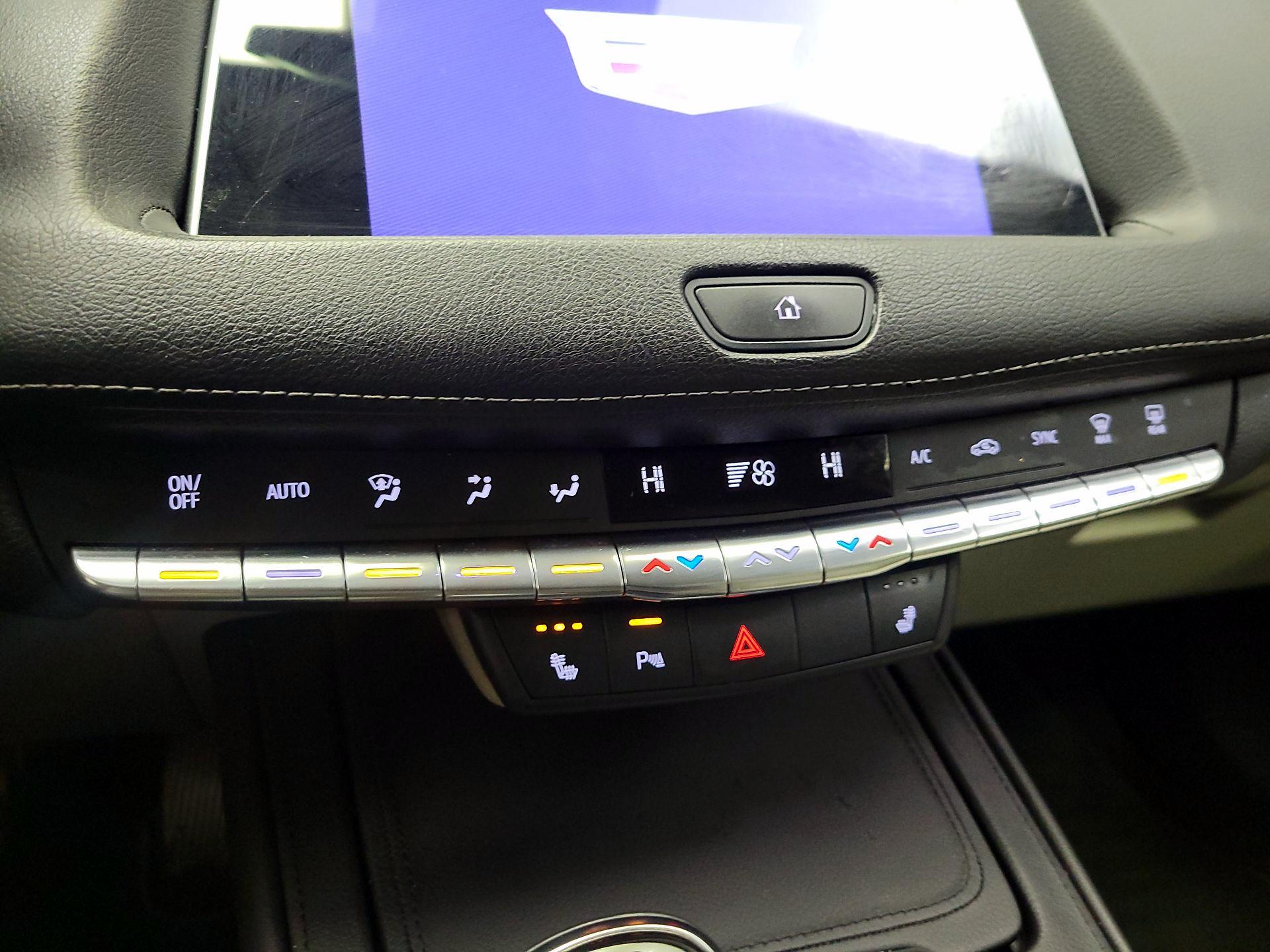 Thumbnail: 2023 Cadillac XT4 - 16