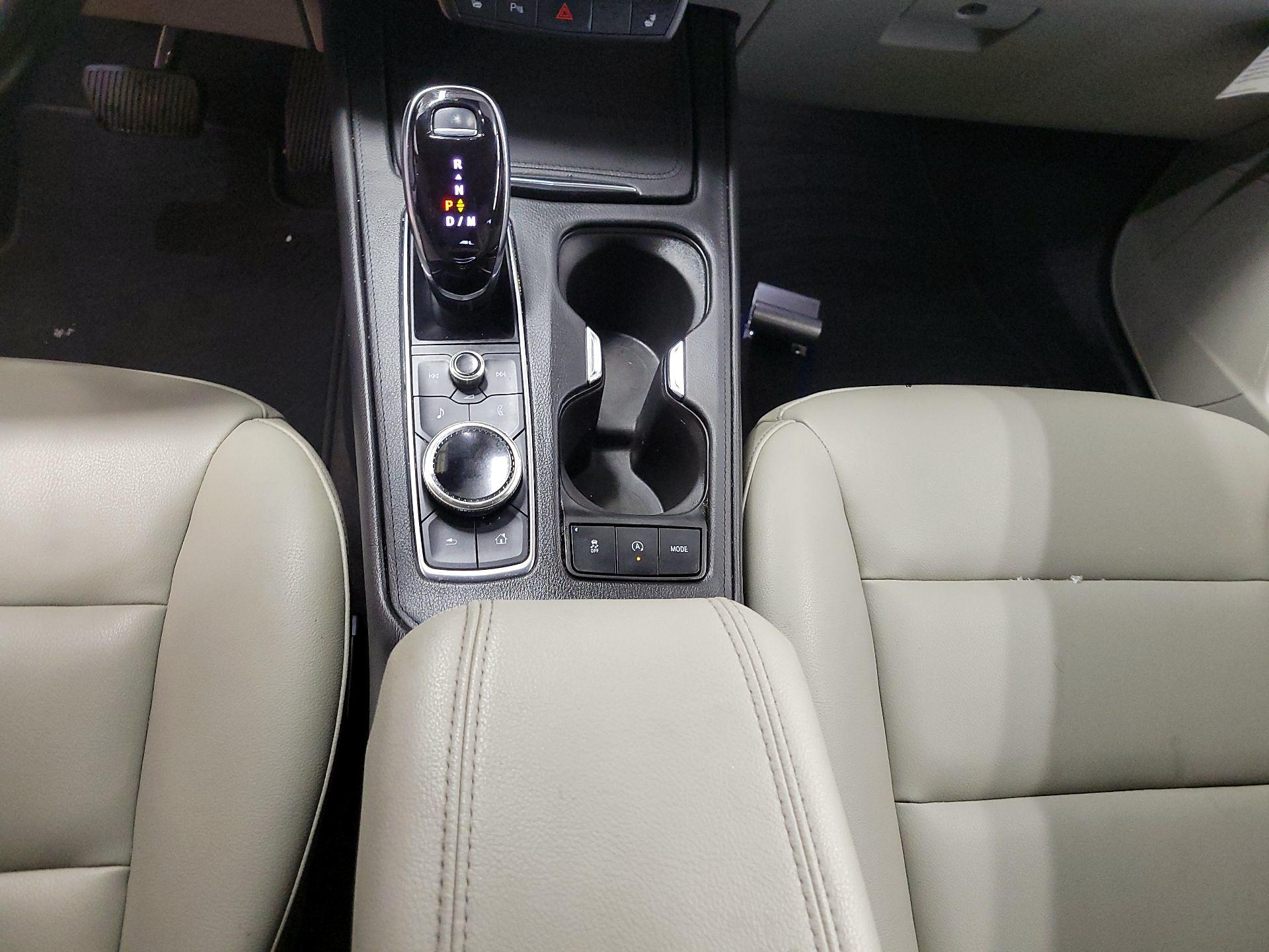 Thumbnail: 2023 Cadillac XT4 - 17