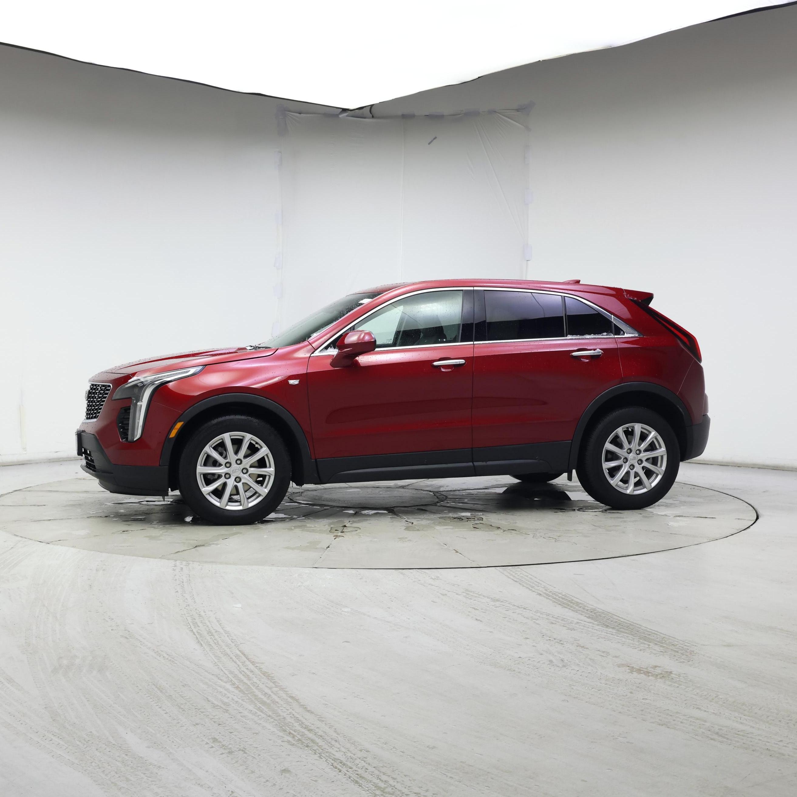 Thumbnail: 2023 Cadillac XT4 - 3