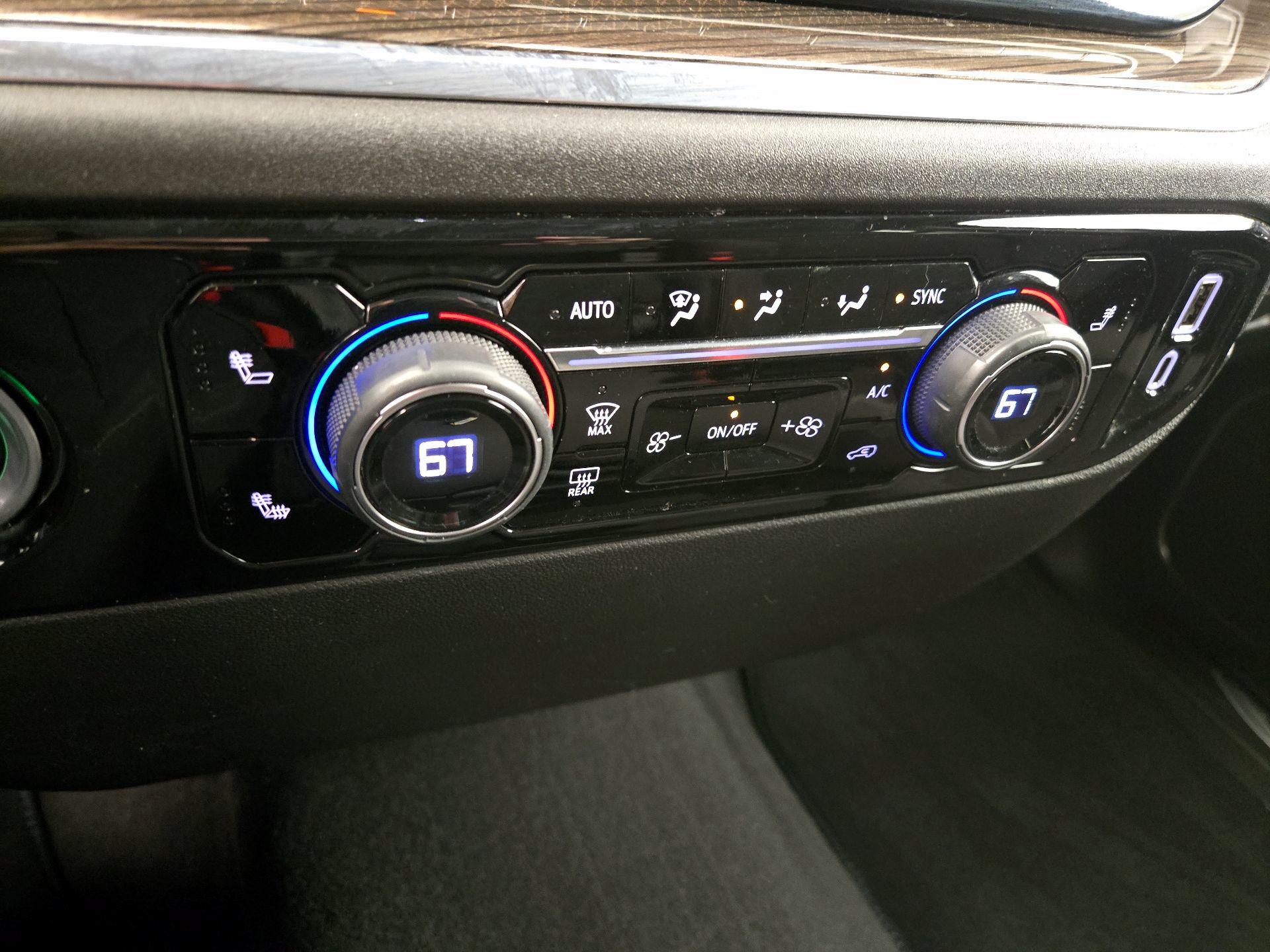 Thumbnail: 2024 Chevrolet Silverado 1500 - 17