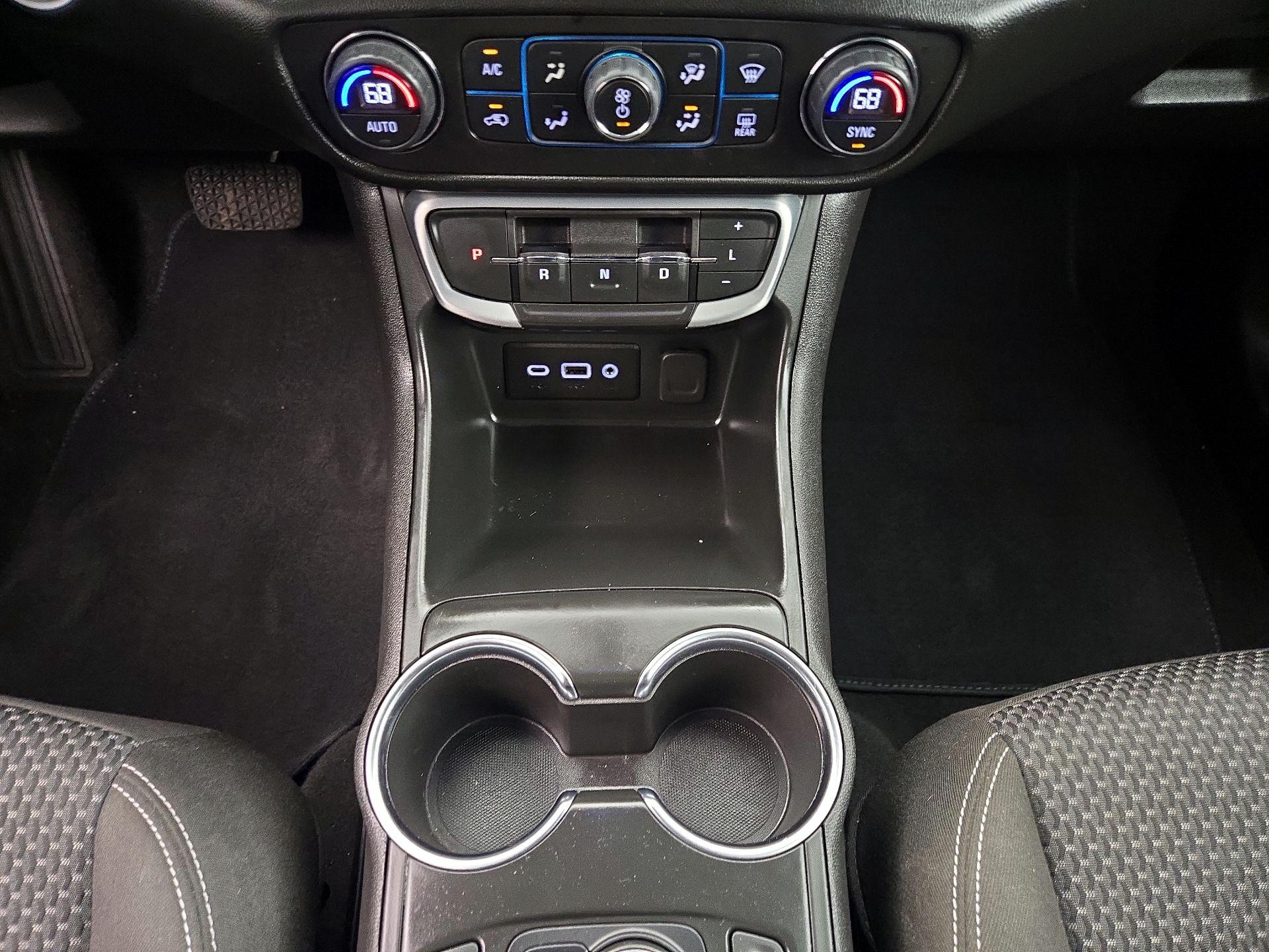 Thumbnail: 2022 GMC Terrain - 17