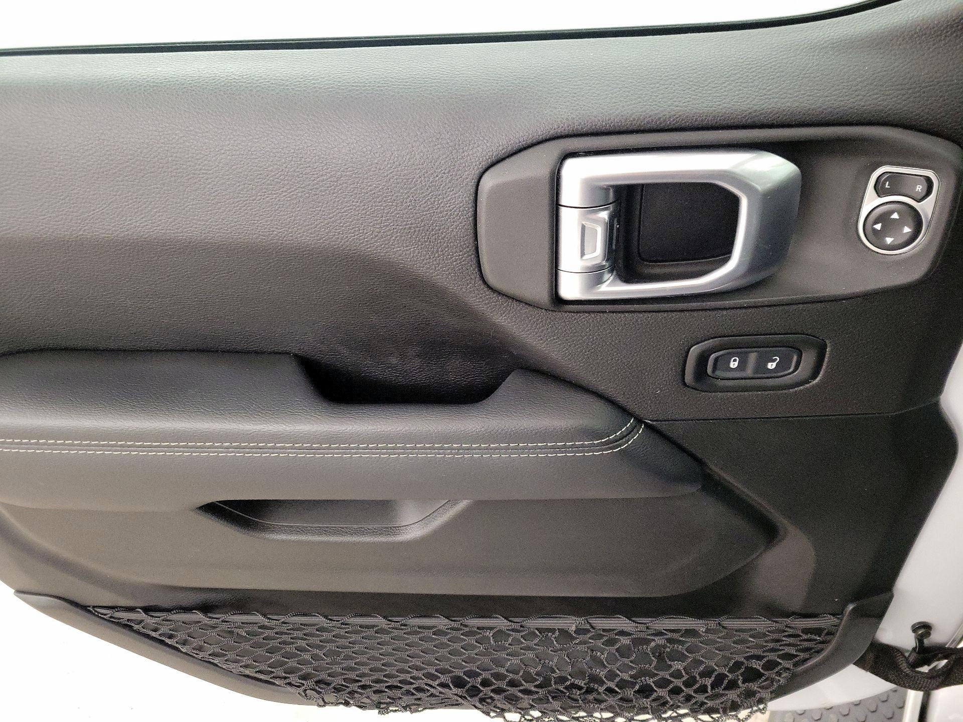 Thumbnail: 2021 Jeep Wrangler - 12