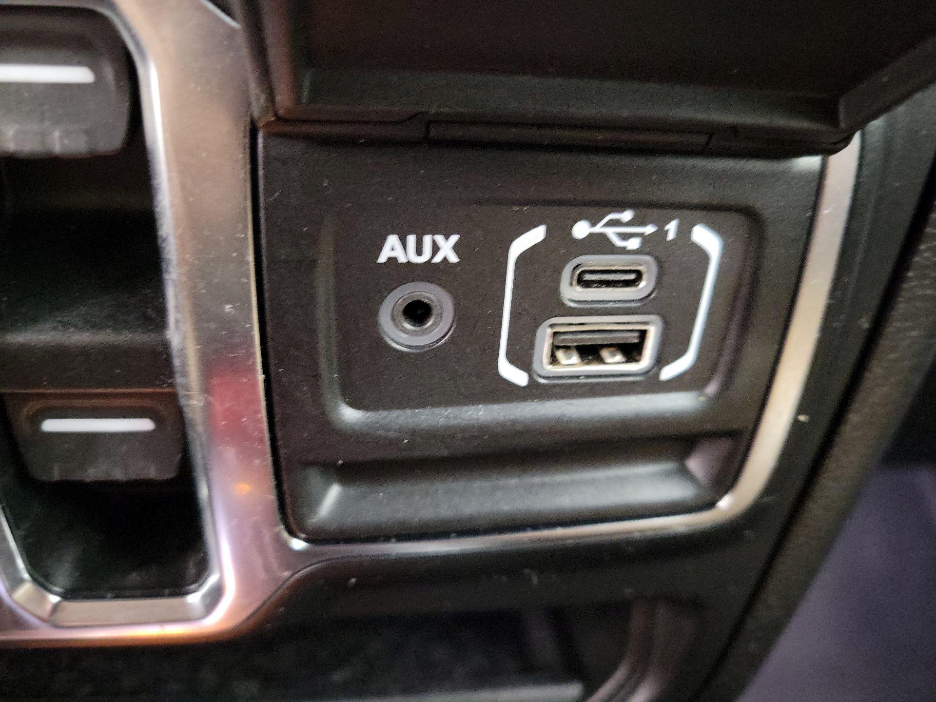 Thumbnail: 2021 Jeep Wrangler - 19