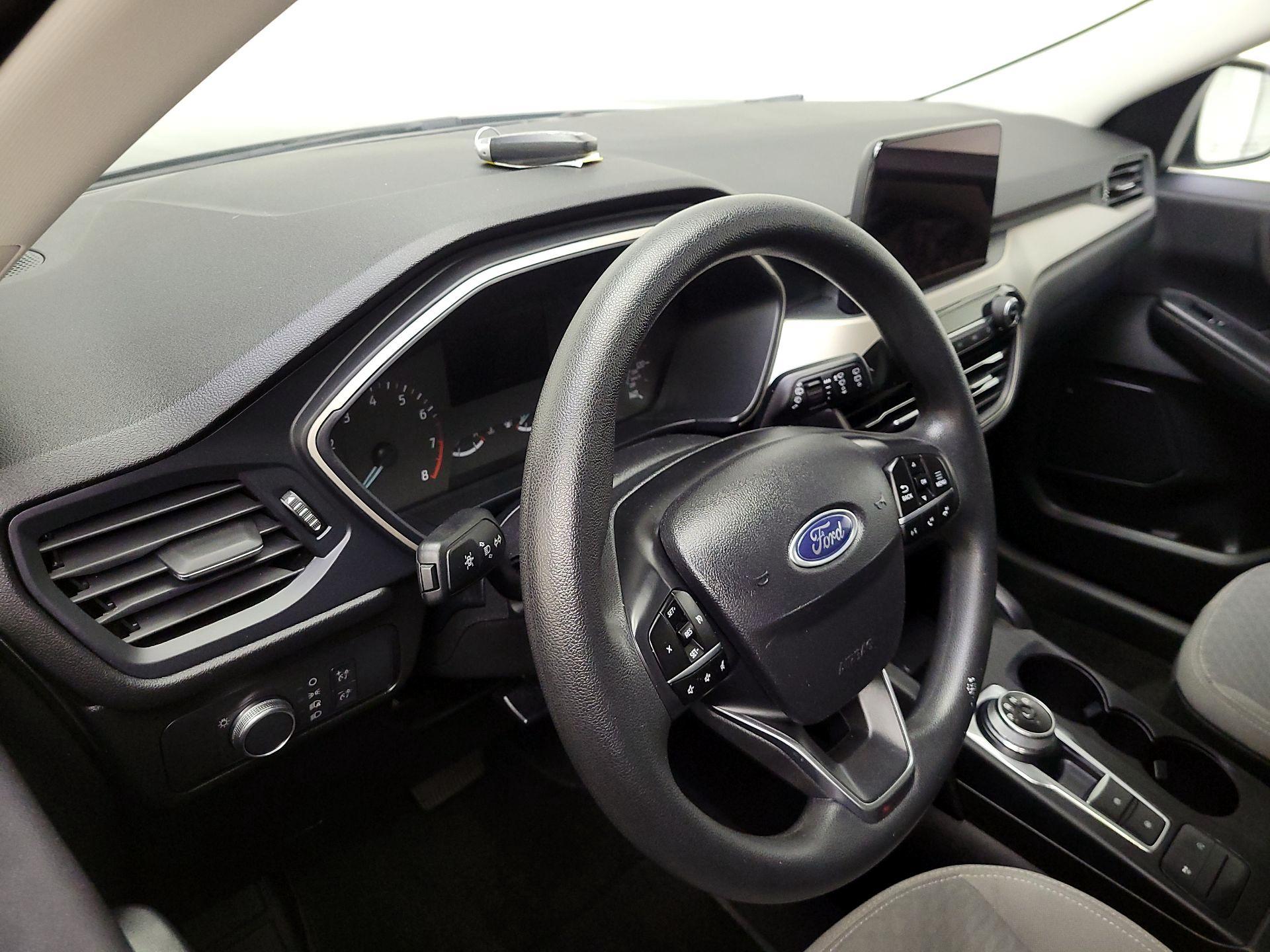 Thumbnail: 2022 Ford Escape - 10