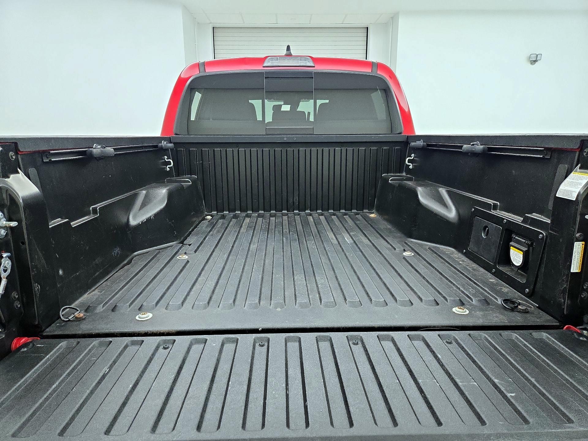 Thumbnail: 2021 Toyota Tacoma - 20