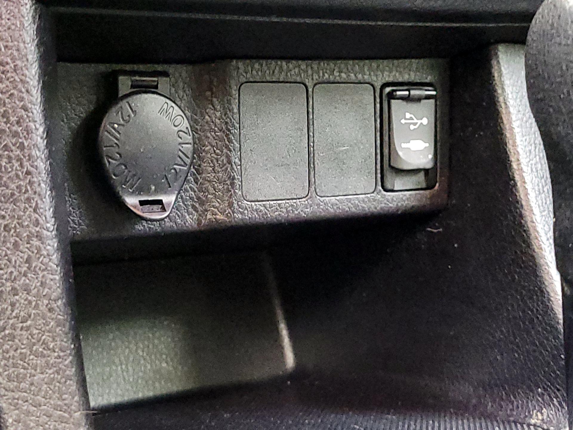 Thumbnail: 2014 Toyota Corolla - 17