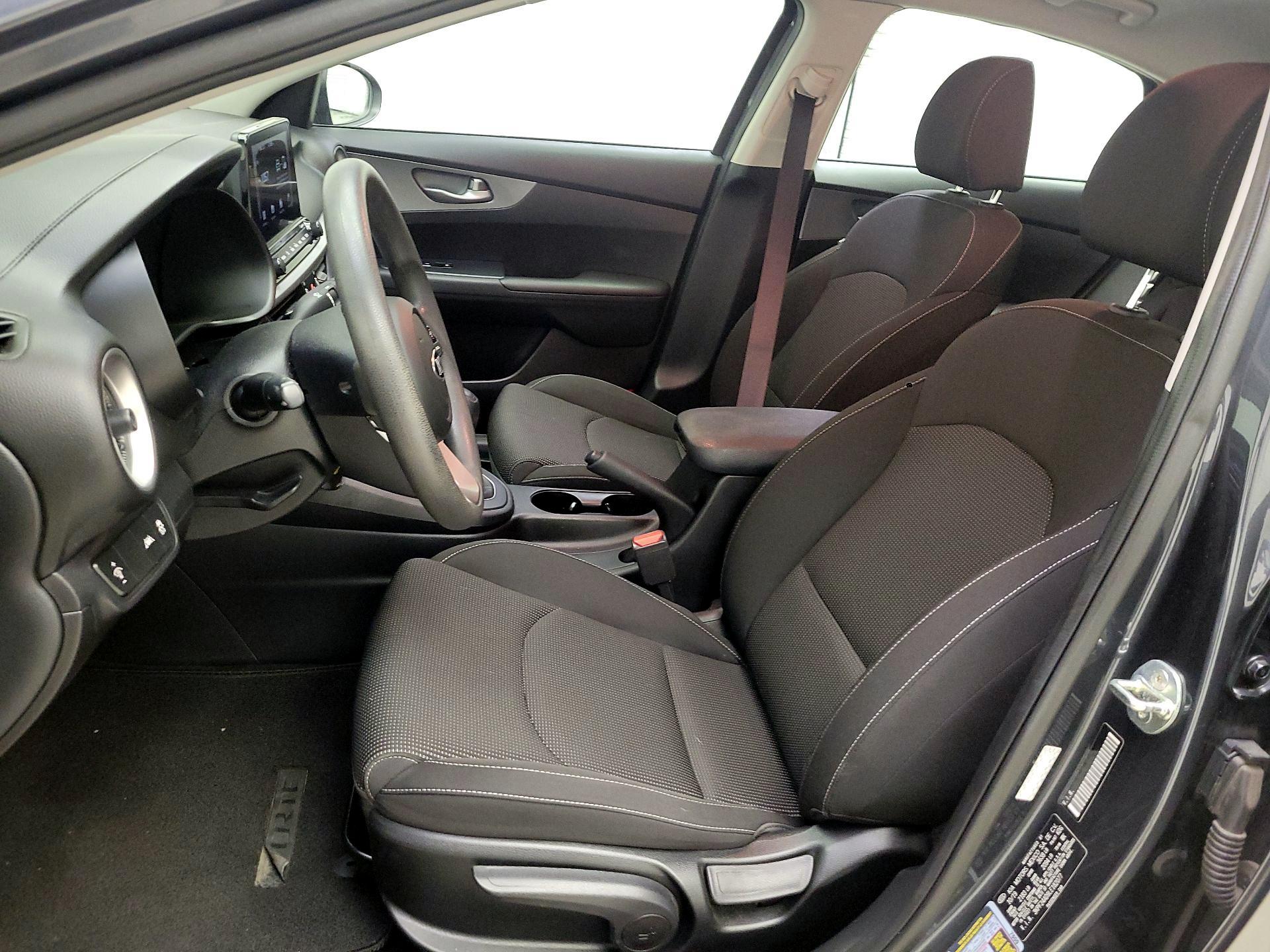 Thumbnail: 2020 Kia Forte - 11