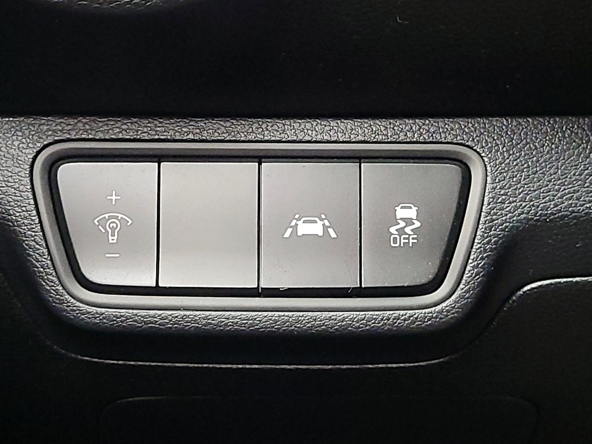 Thumbnail: 2020 Kia Forte - 13