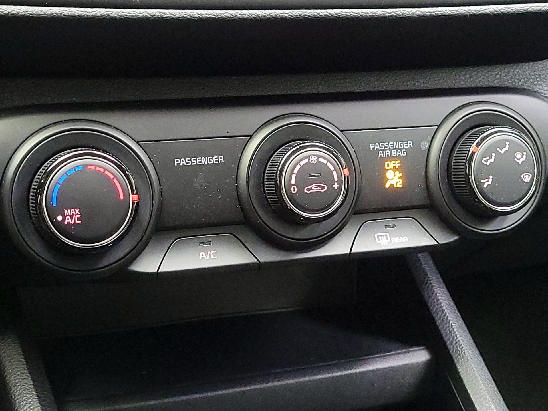 Thumbnail: 2020 Kia Forte - 16