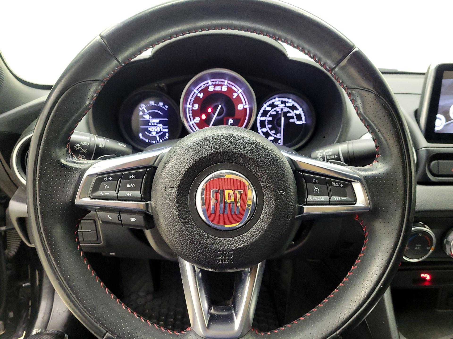 Thumbnail: 2017 Fiat 124 Spider - 10