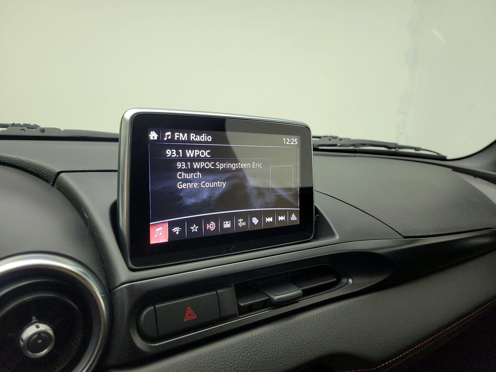 Thumbnail: 2017 Fiat 124 Spider - 16