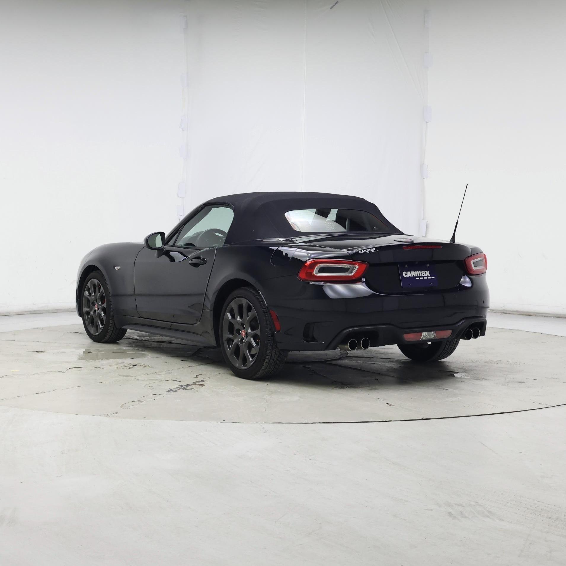 Thumbnail: 2017 Fiat 124 Spider - 2