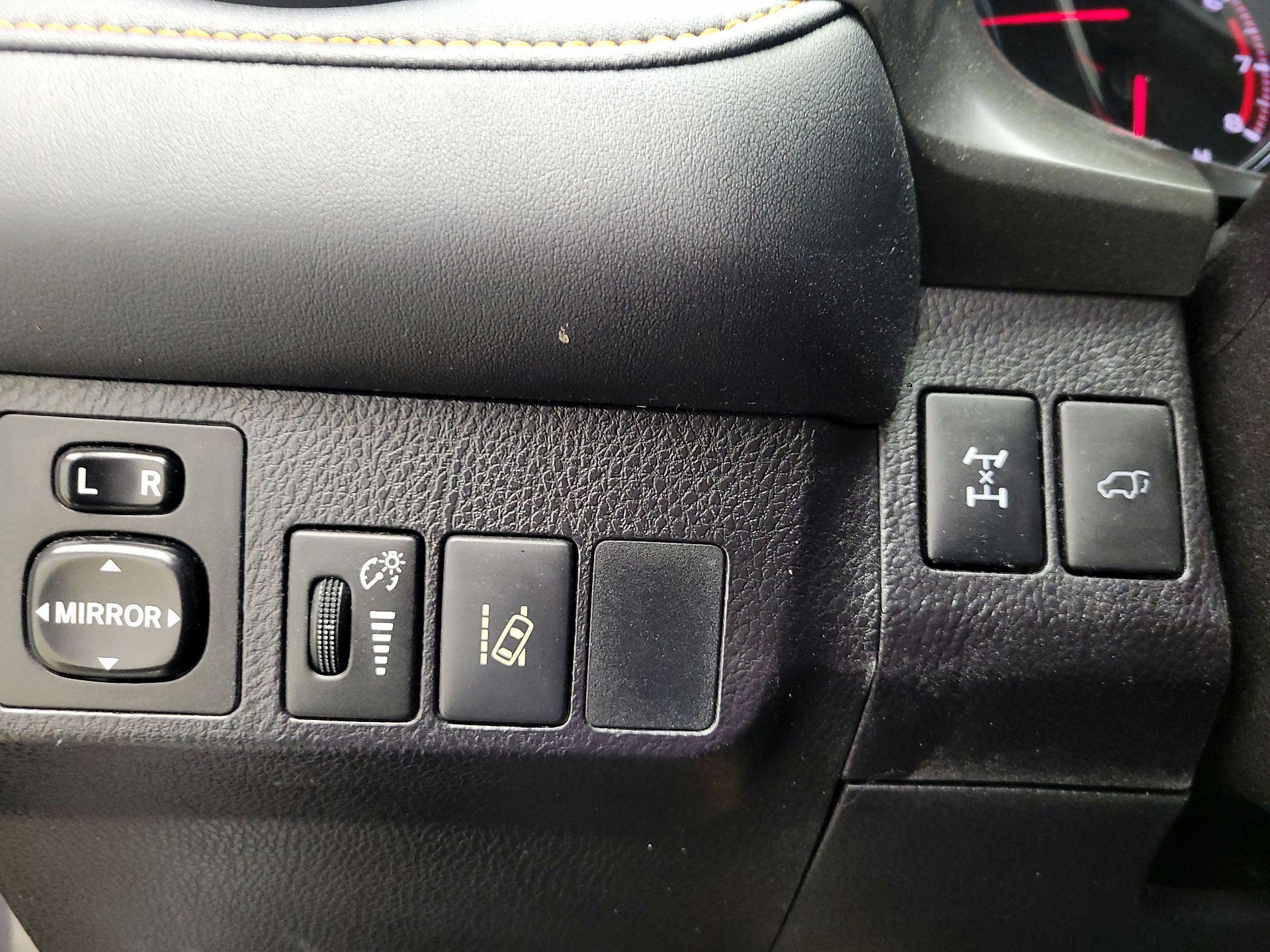 Thumbnail: 2016 Toyota RAV4 - 13