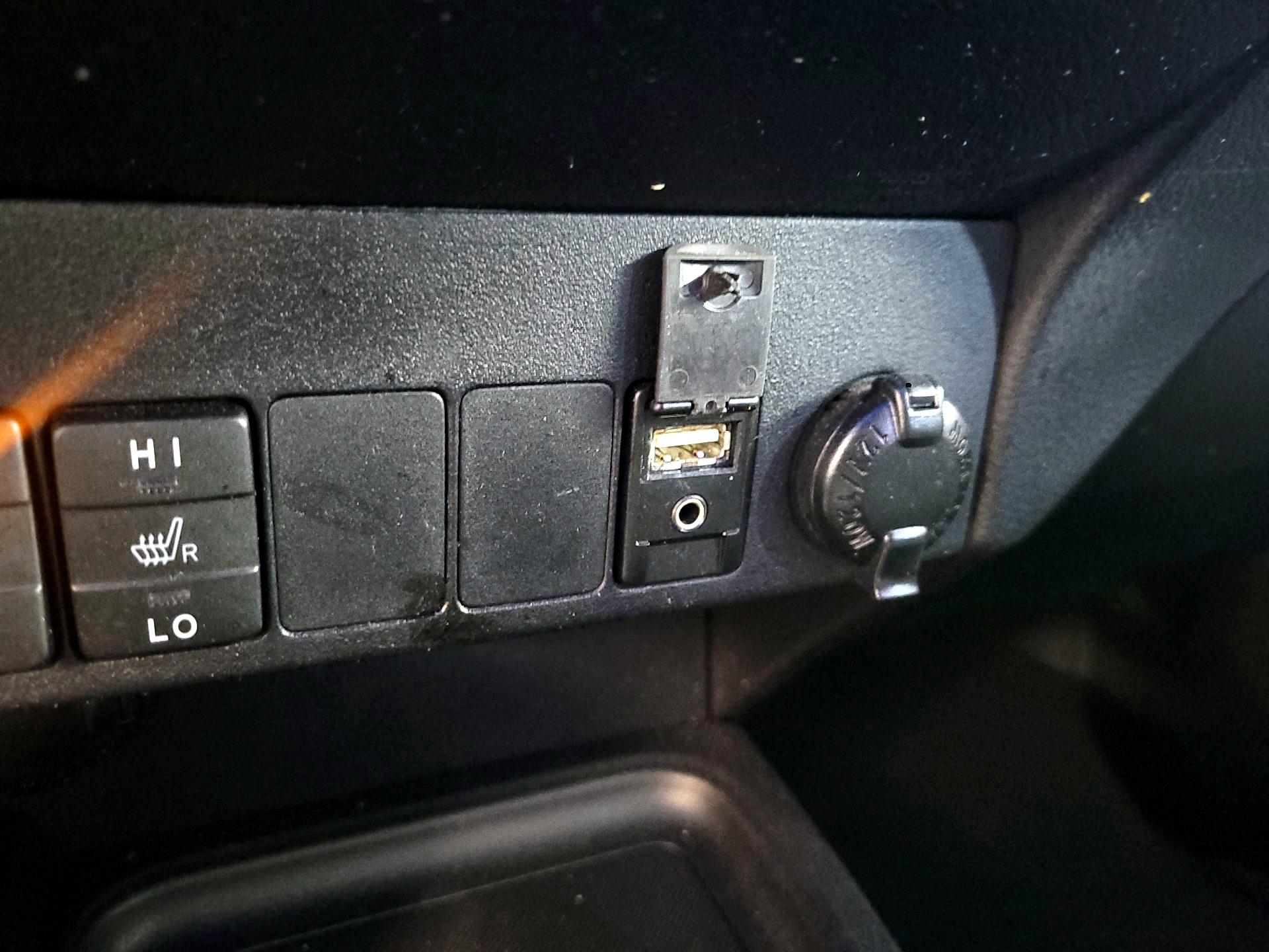 Thumbnail: 2016 Toyota RAV4 - 18