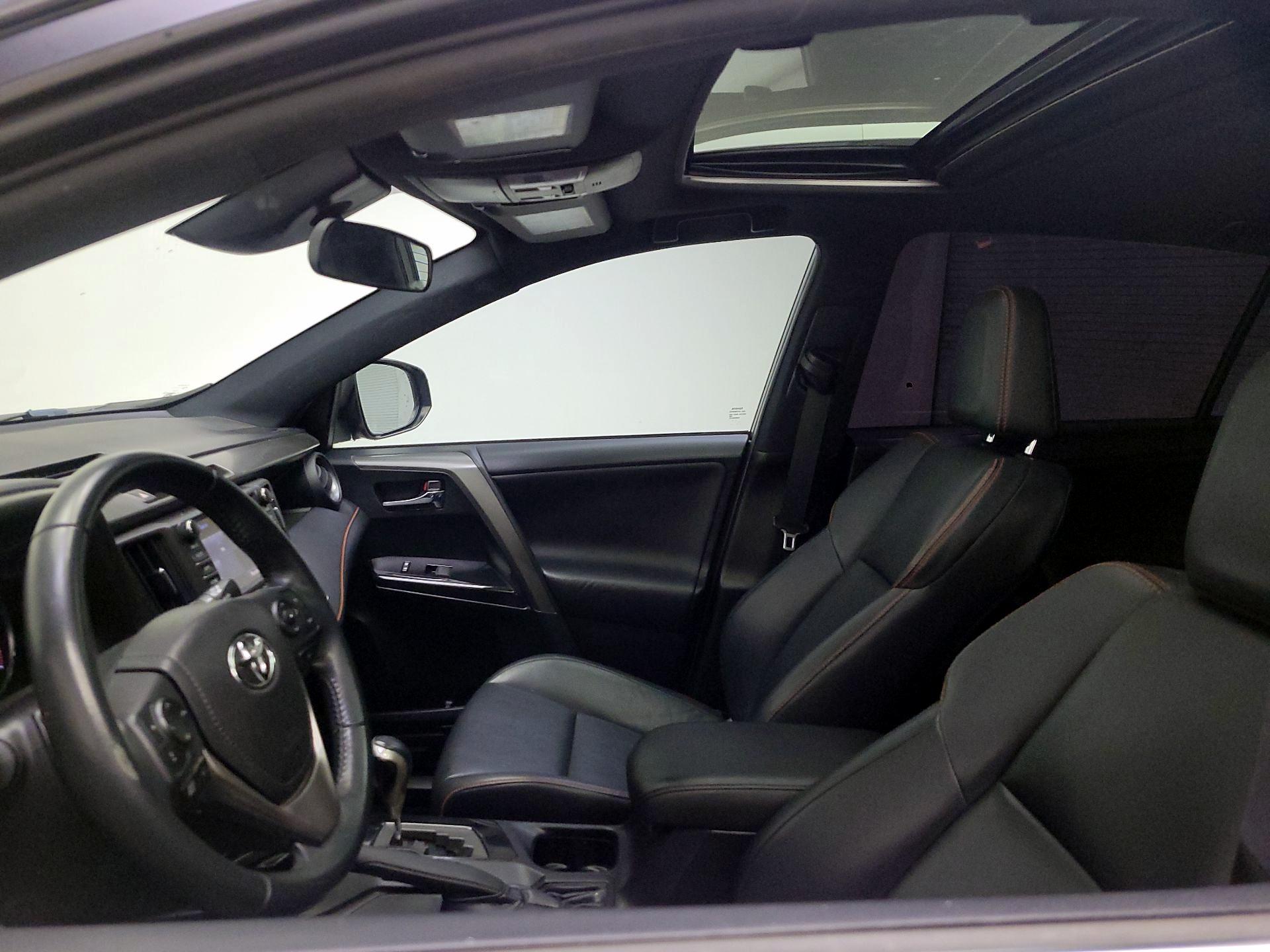 Thumbnail: 2016 Toyota RAV4 - 19