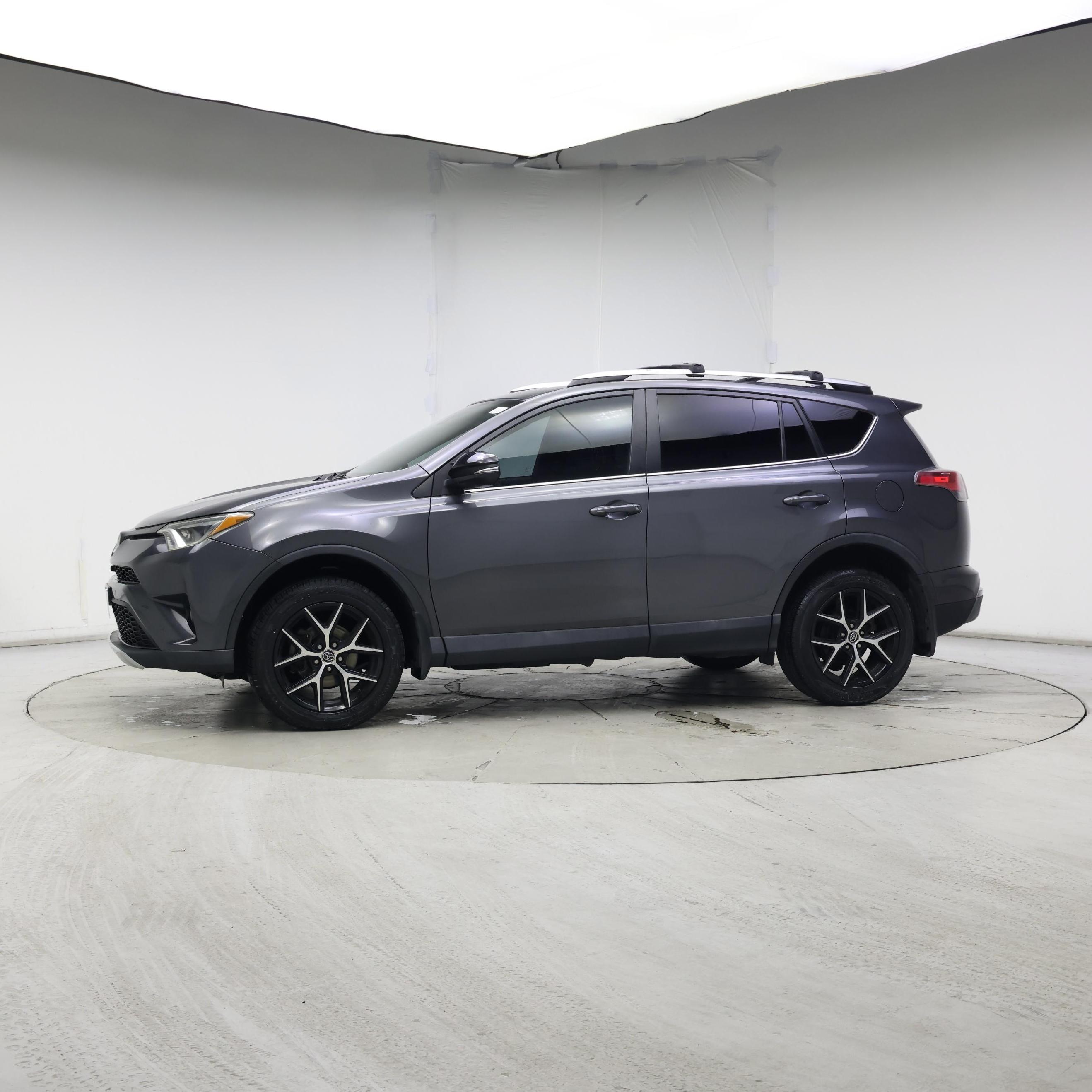 Thumbnail: 2016 Toyota RAV4 - 3