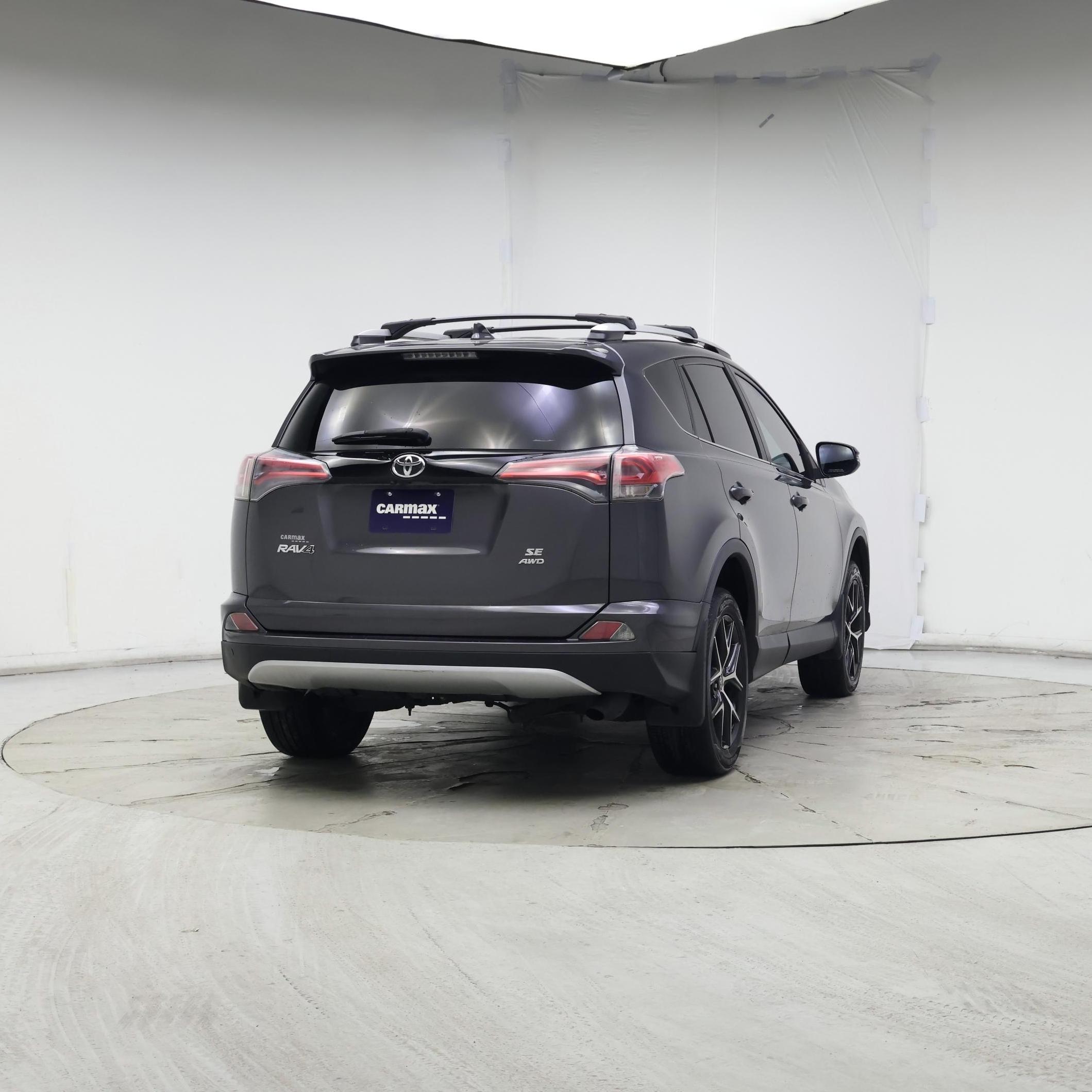 Thumbnail: 2016 Toyota RAV4 - 8