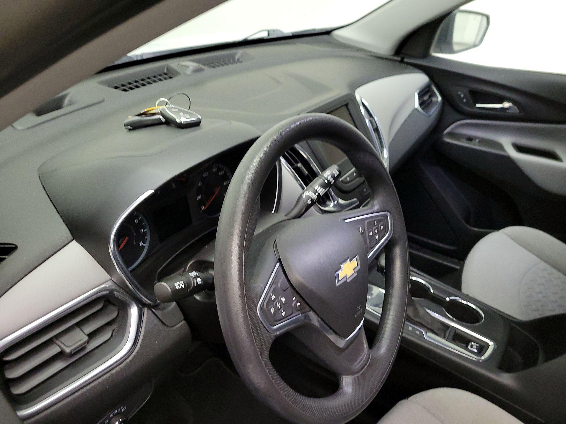 Thumbnail: 2022 Chevrolet Equinox - 9