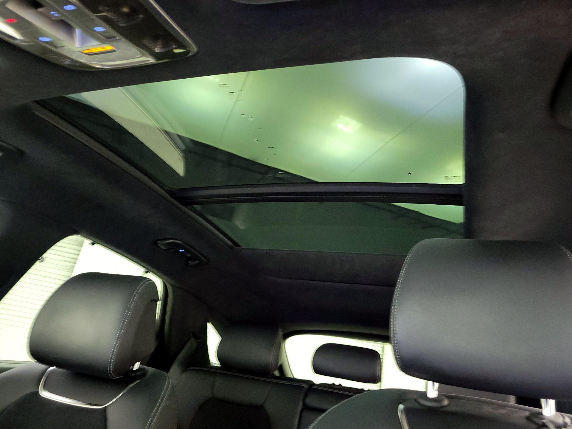 Thumbnail: 2022 Genesis GV70 - 20