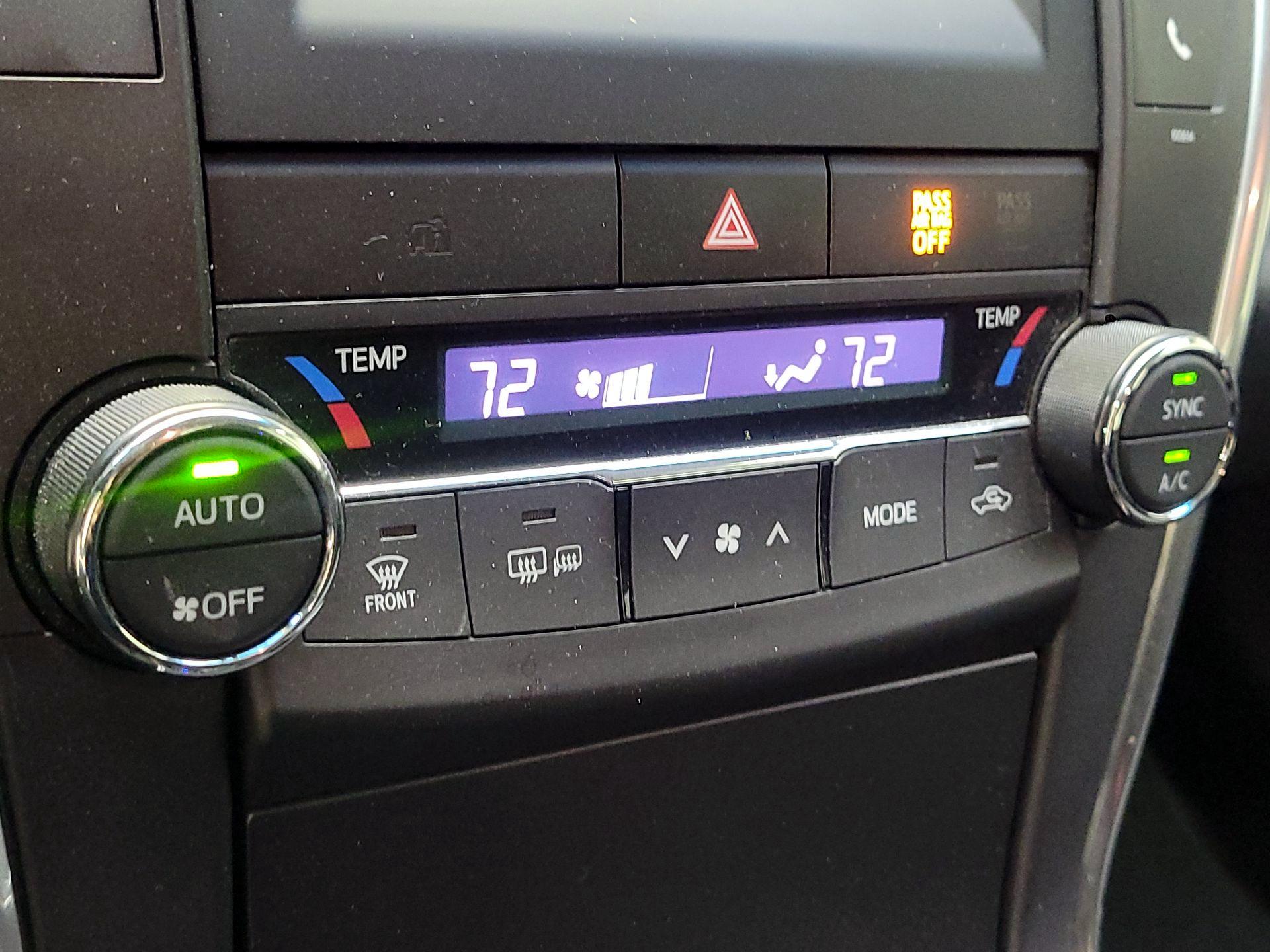 Thumbnail: 2017 Toyota Camry - 16