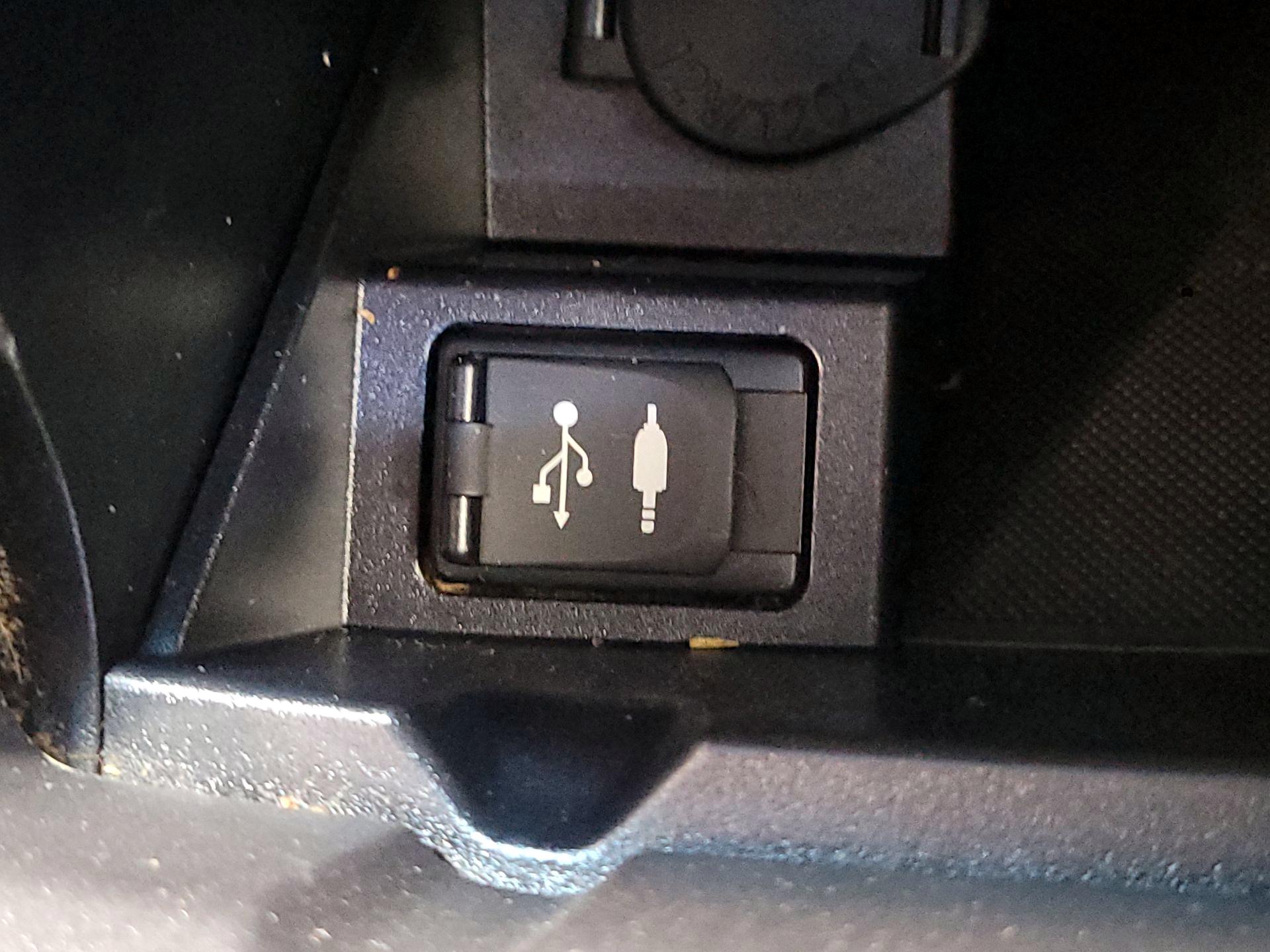 Thumbnail: 2017 Toyota Camry - 18