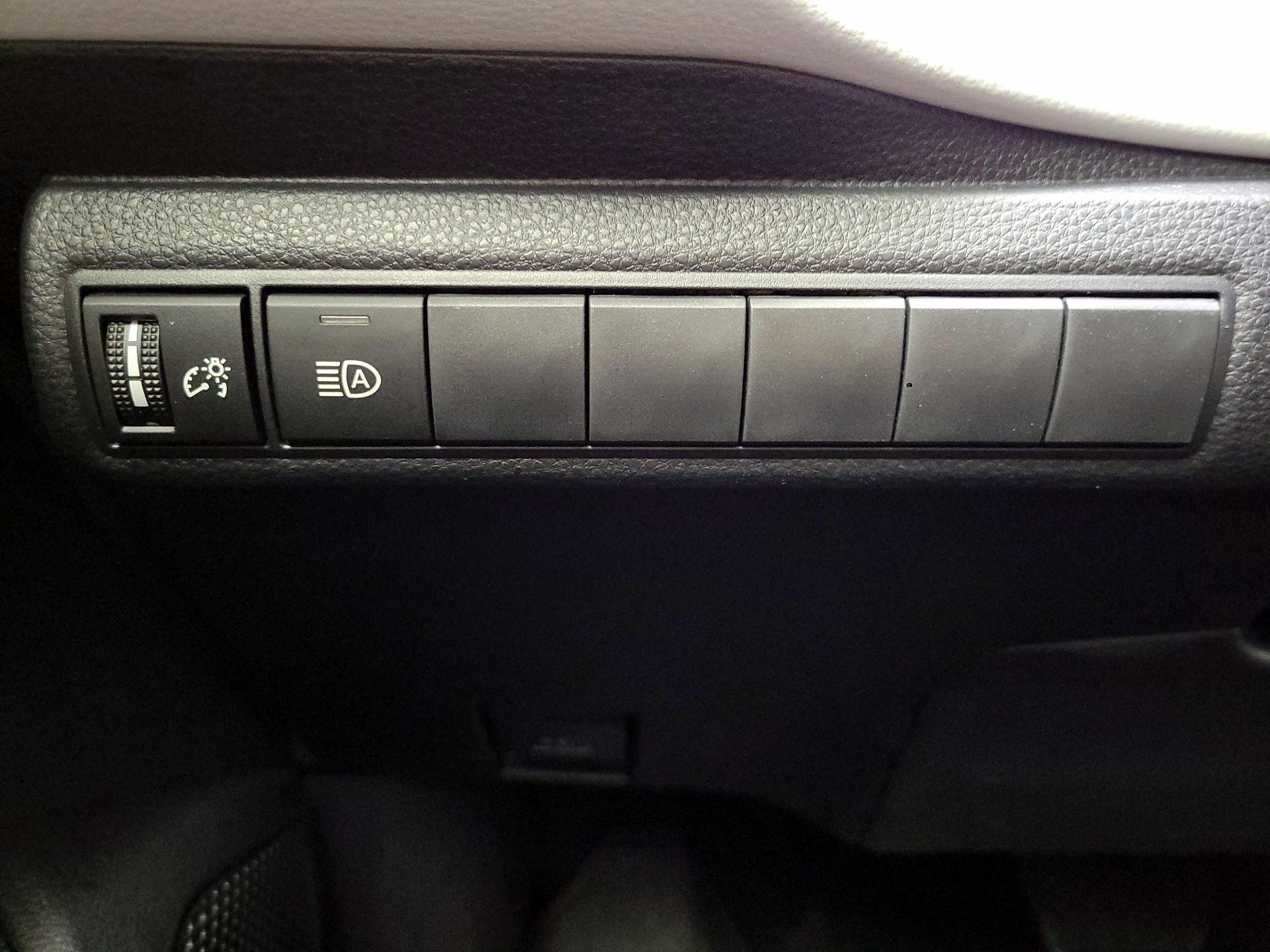 Thumbnail: 2025 Toyota Corolla - 13