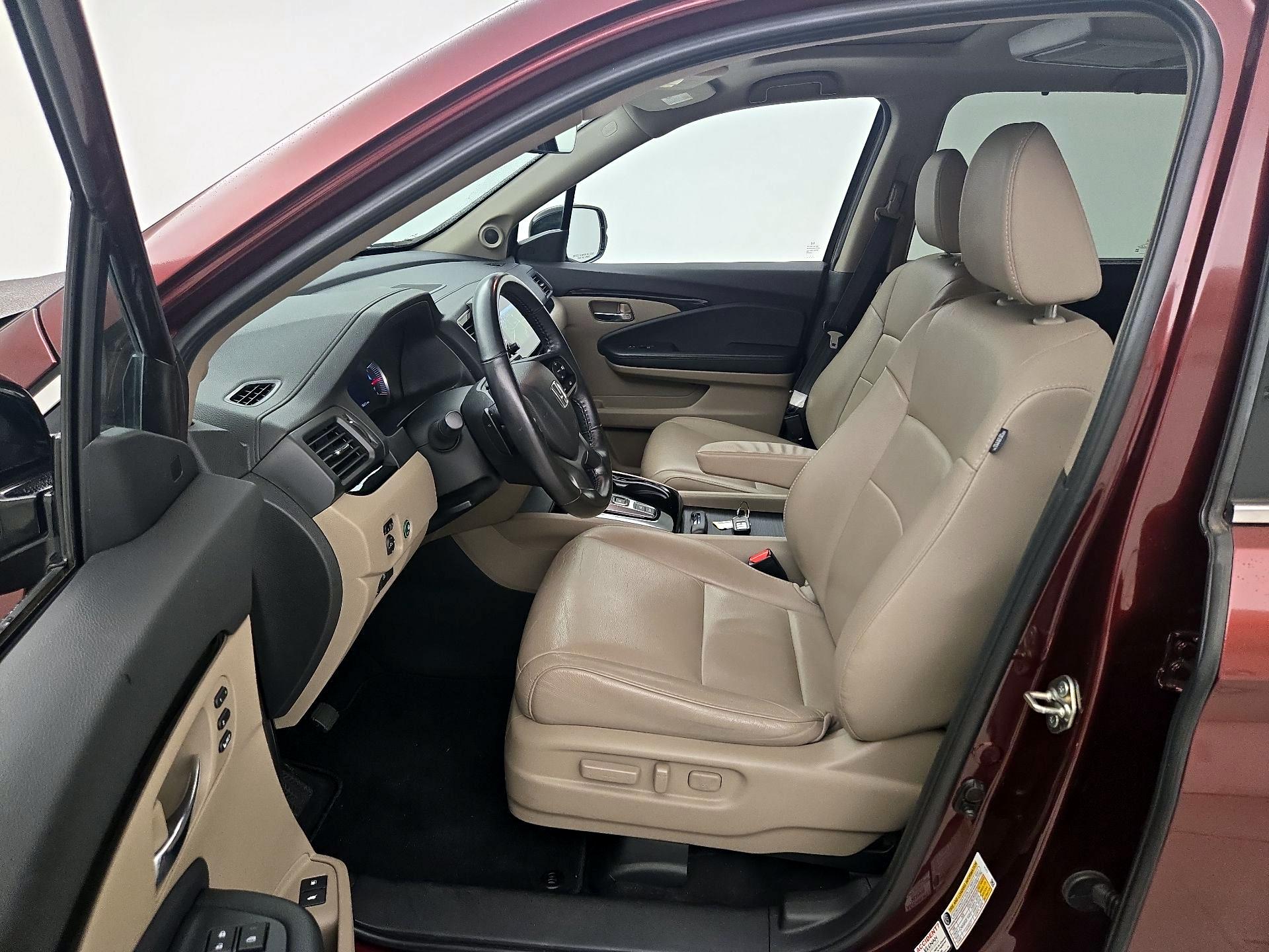 Thumbnail: 2019 Honda Pilot - 11